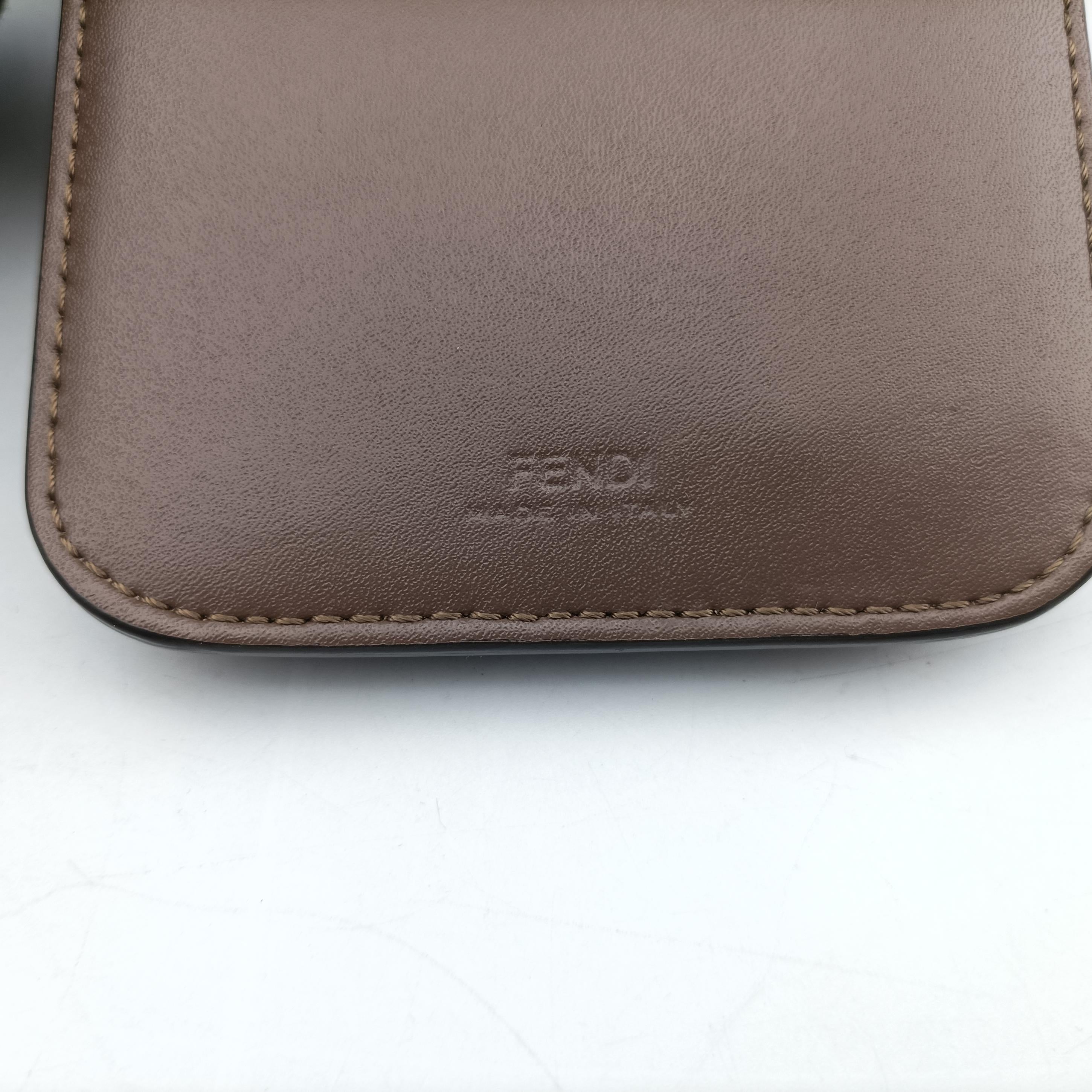 Pre-owned Fendi F is smartphone pouch Brown Leather 8M0443 shoulderbag | stylenewstar