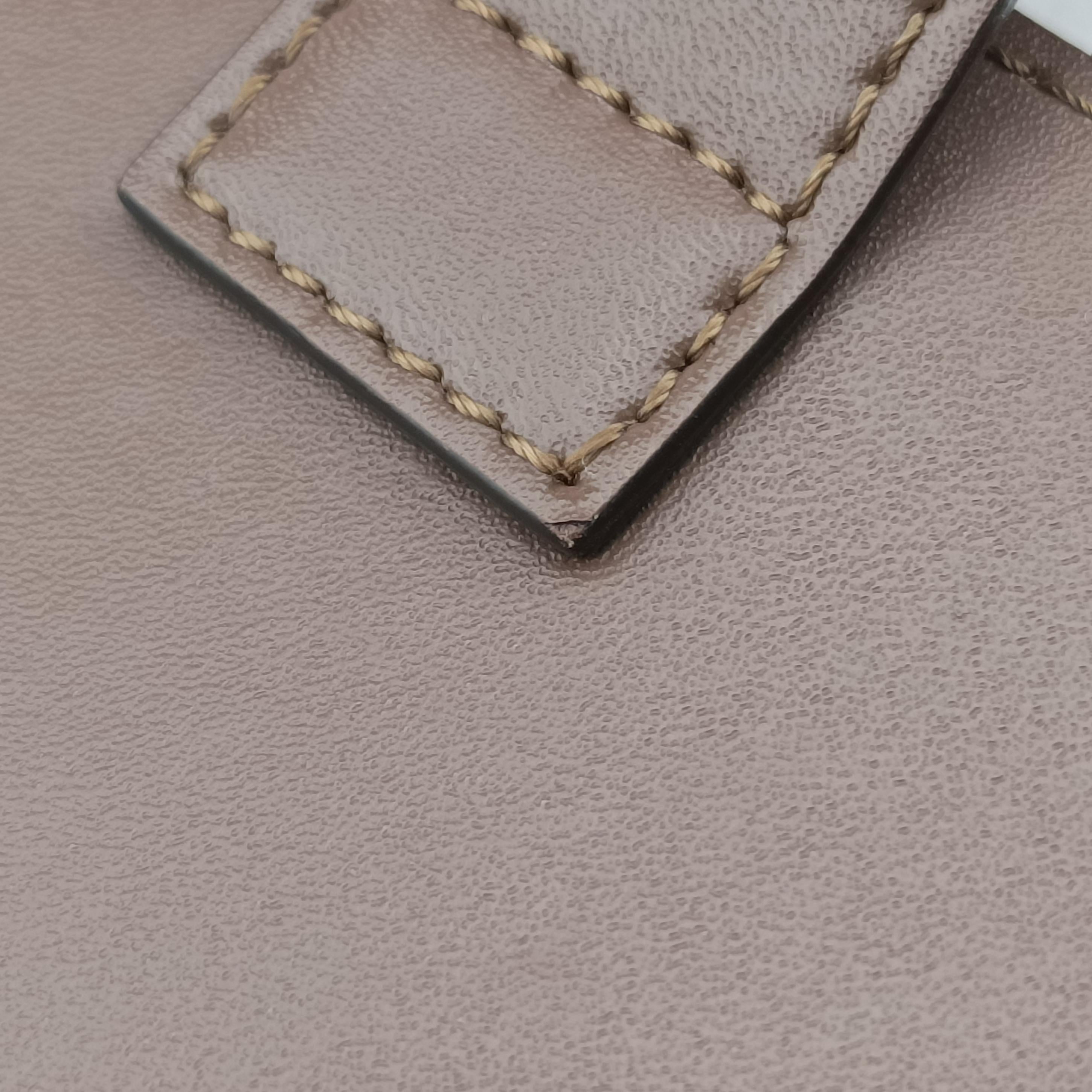 Pre-owned Fendi F is smartphone pouch Brown Leather 8M0443 shoulderbag | stylenewstar