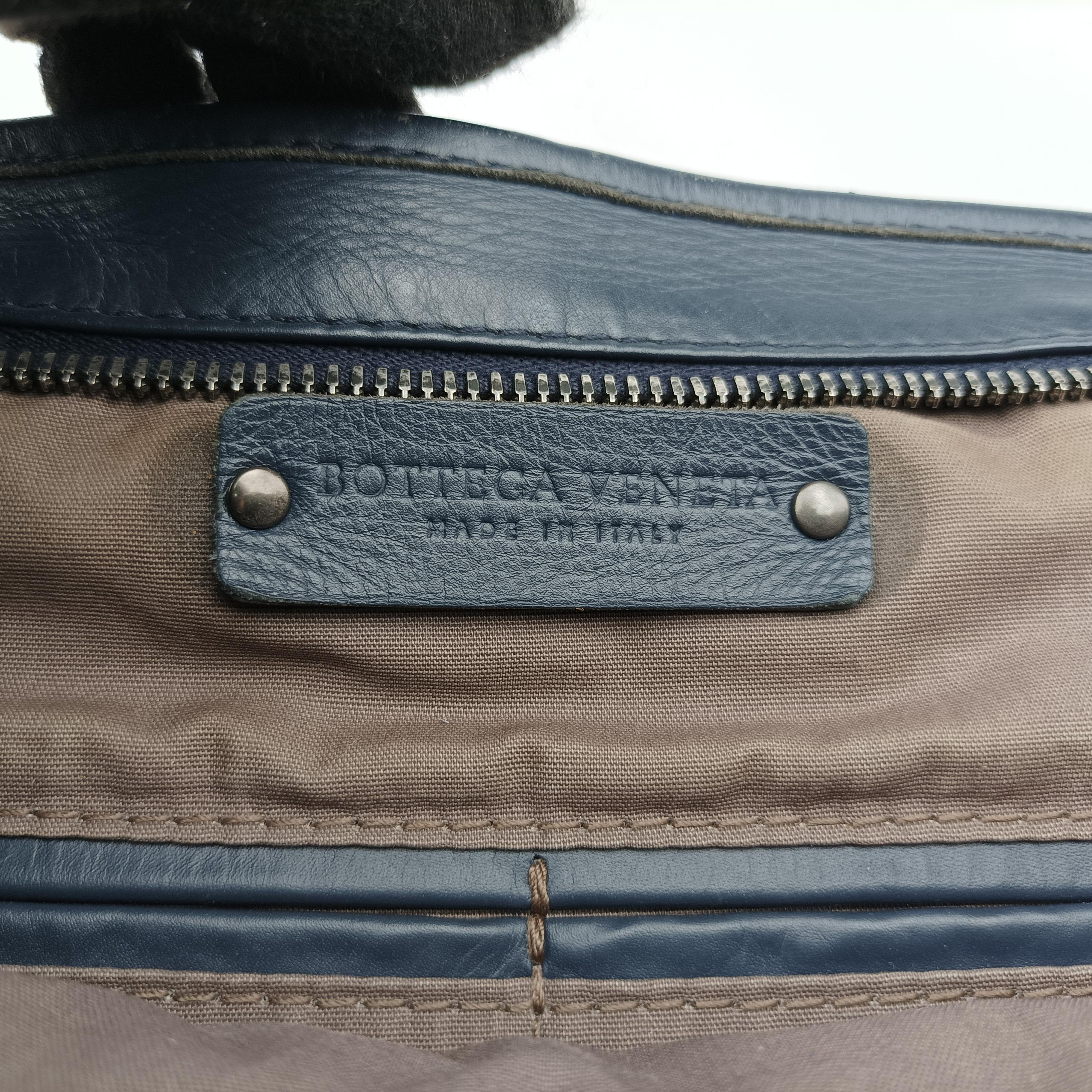 Secondhand Bottega Veneta Intrecciato Navy lambskin  shoulderbag | stylenewstar