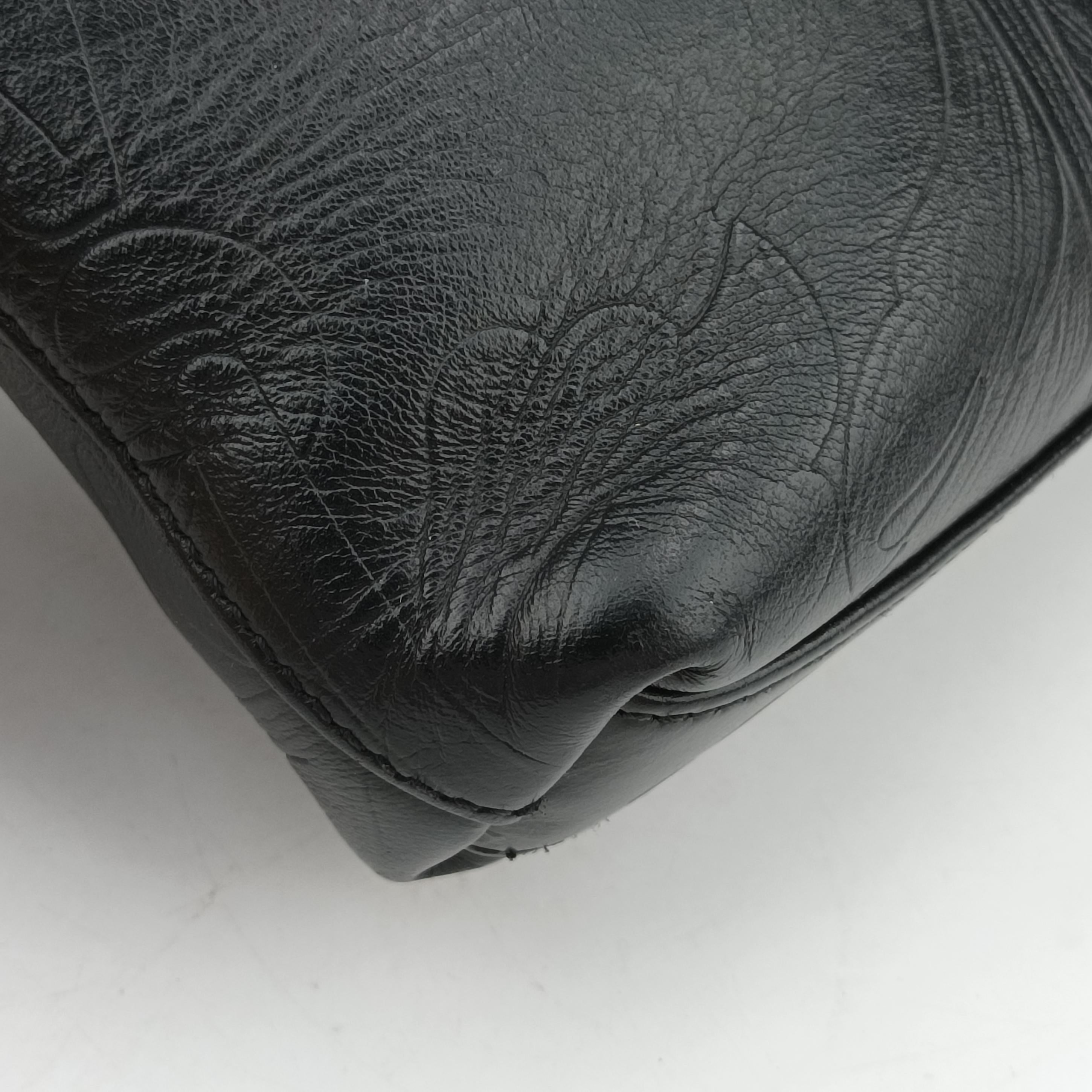 Pre-owned VERSACE Medusa Black Leather  shoulderbag | stylenewstar