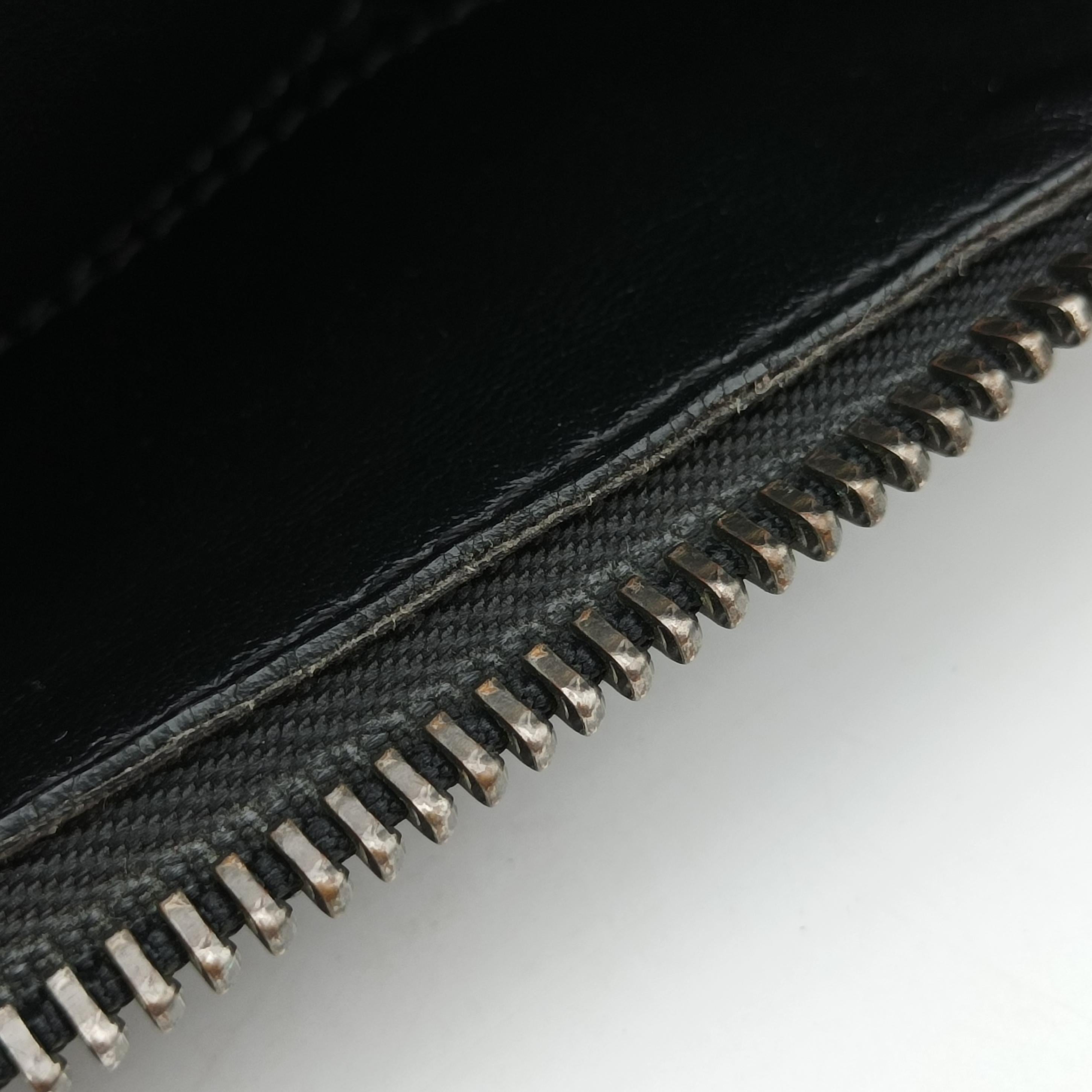 Pre-owned VERSACE Medusa Black Leather  shoulderbag | stylenewstar