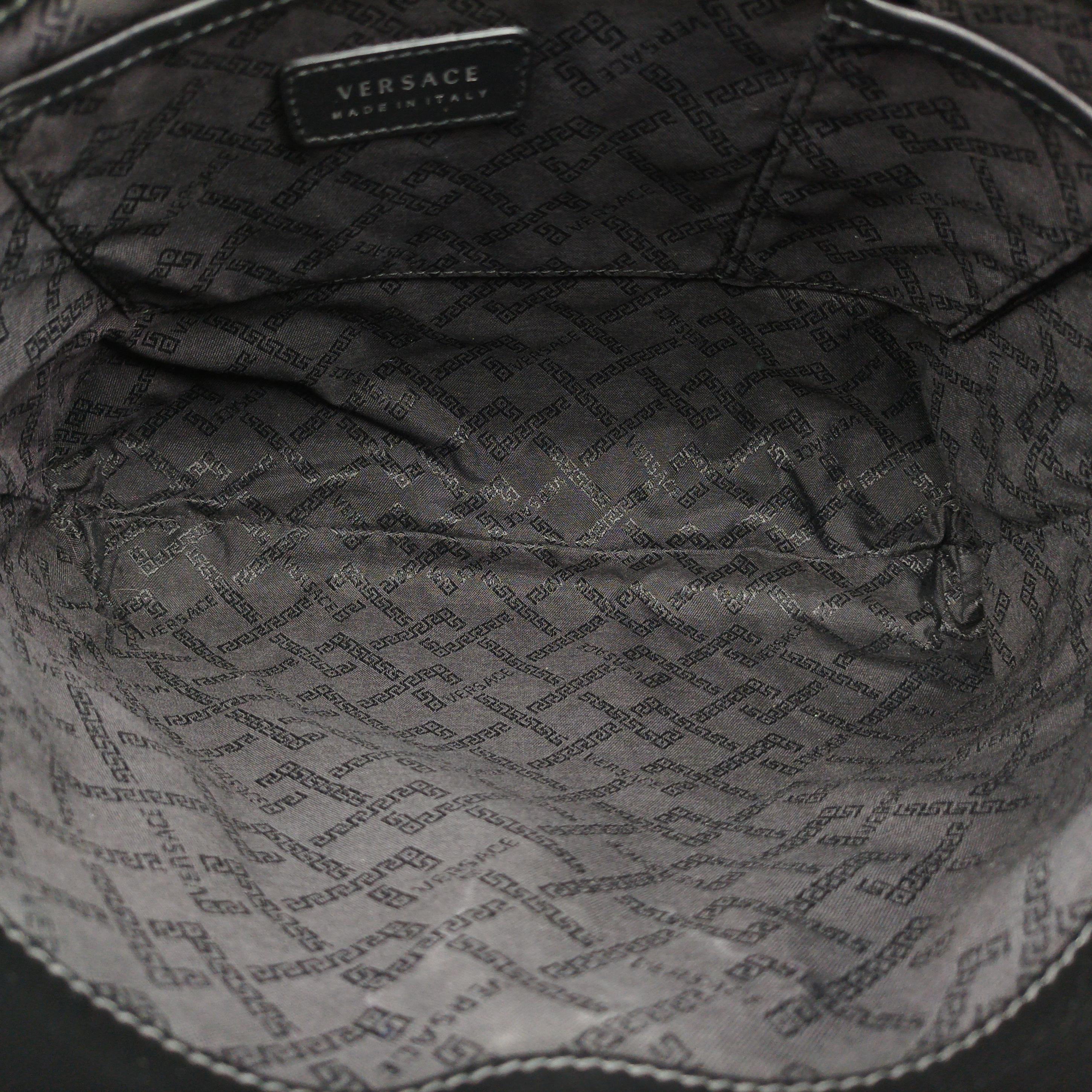 Pre-owned VERSACE Medusa Black Leather  shoulderbag | stylenewstar