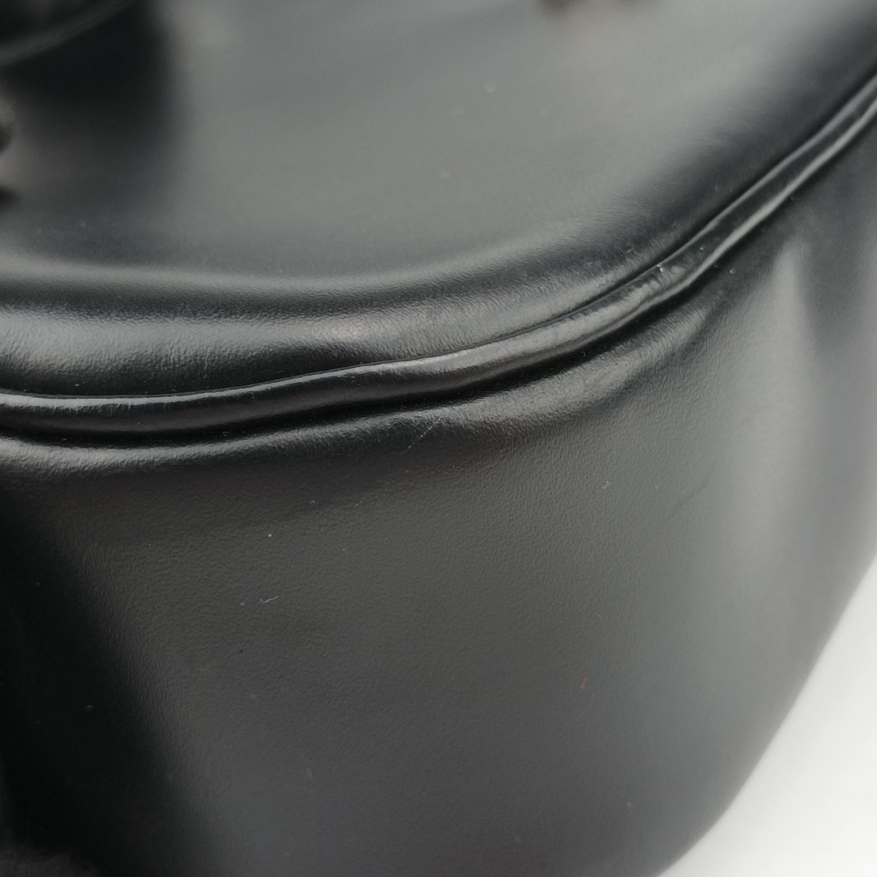 Pre-owned Gucci Jackie Black Leather 143747 handbag | stylenewstar