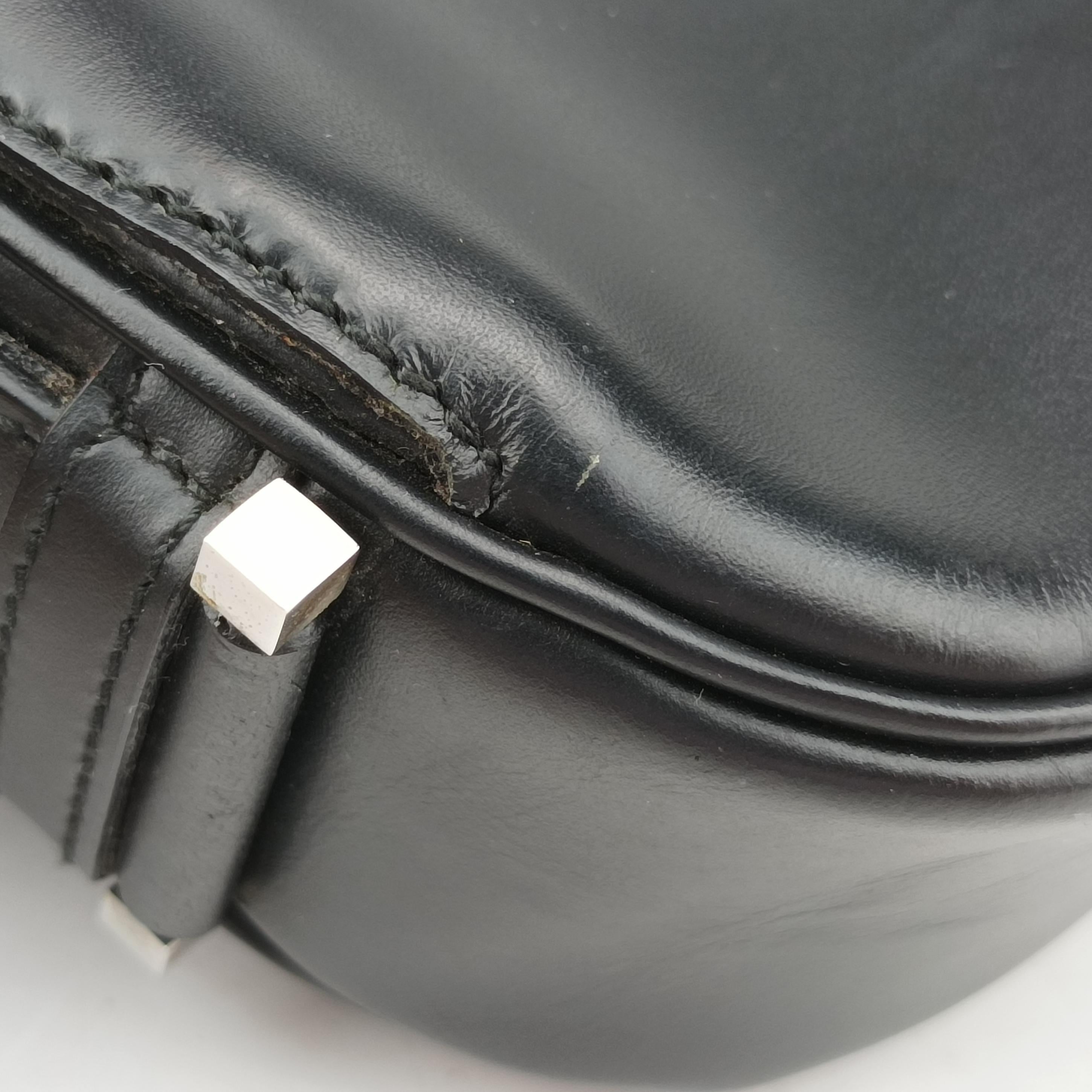 Pre-owned Gucci Jackie Black Leather 143747 handbag | stylenewstar