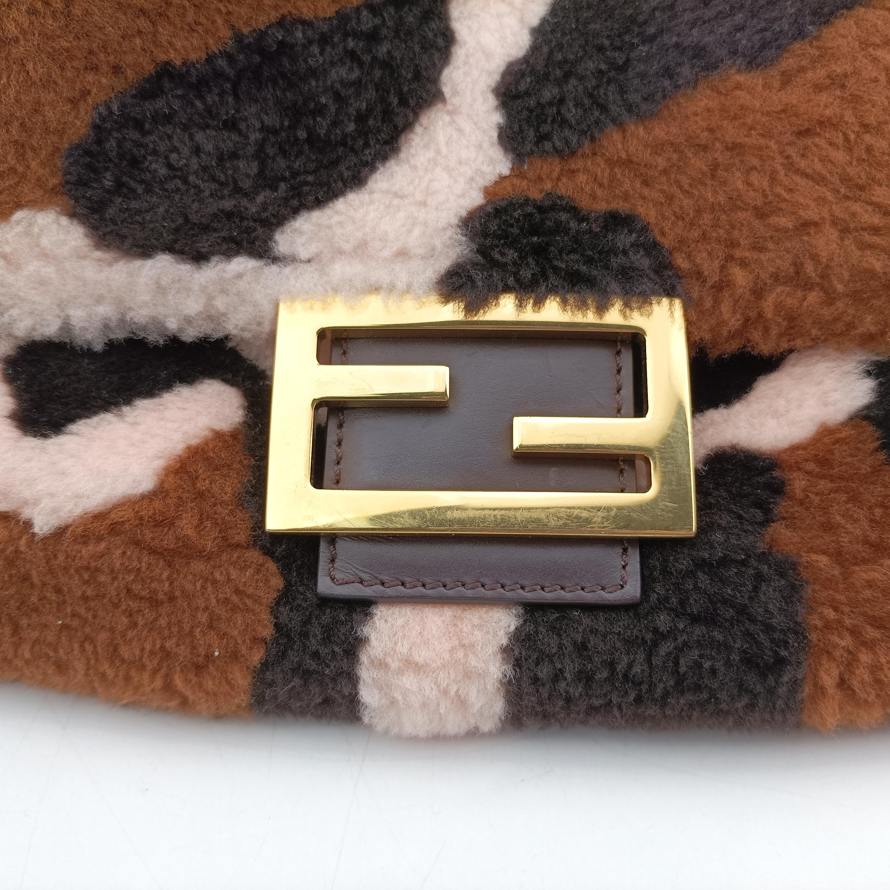 Vintage Fendi BAGUETTE Multicolour fur 8BR771 shoulderbag | stylenewstar