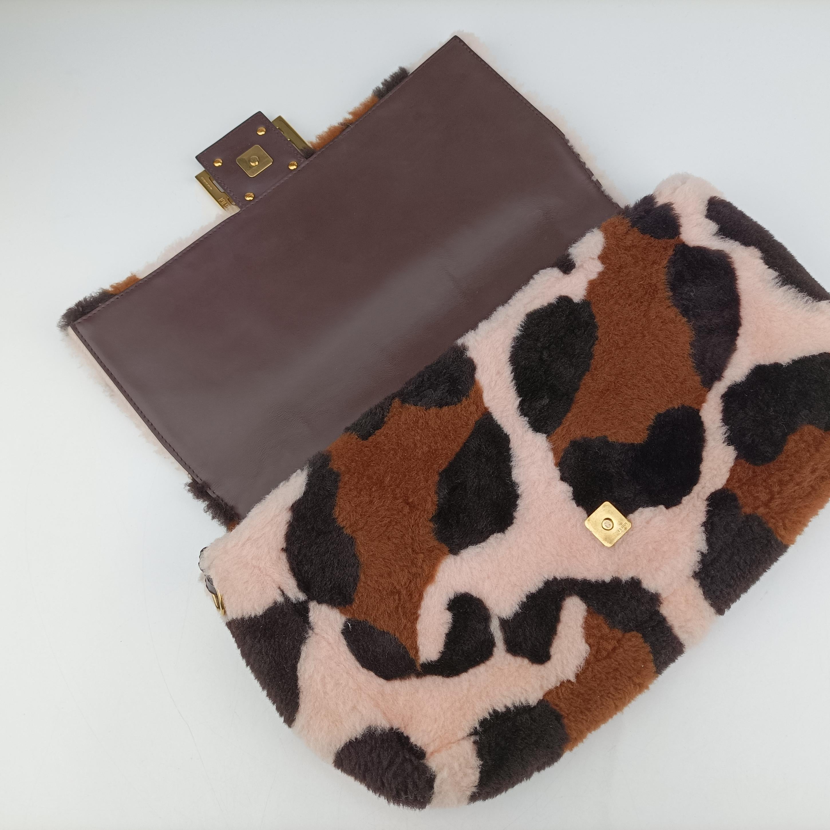 Vintage Fendi BAGUETTE Multicolour fur 8BR771 shoulderbag | stylenewstar