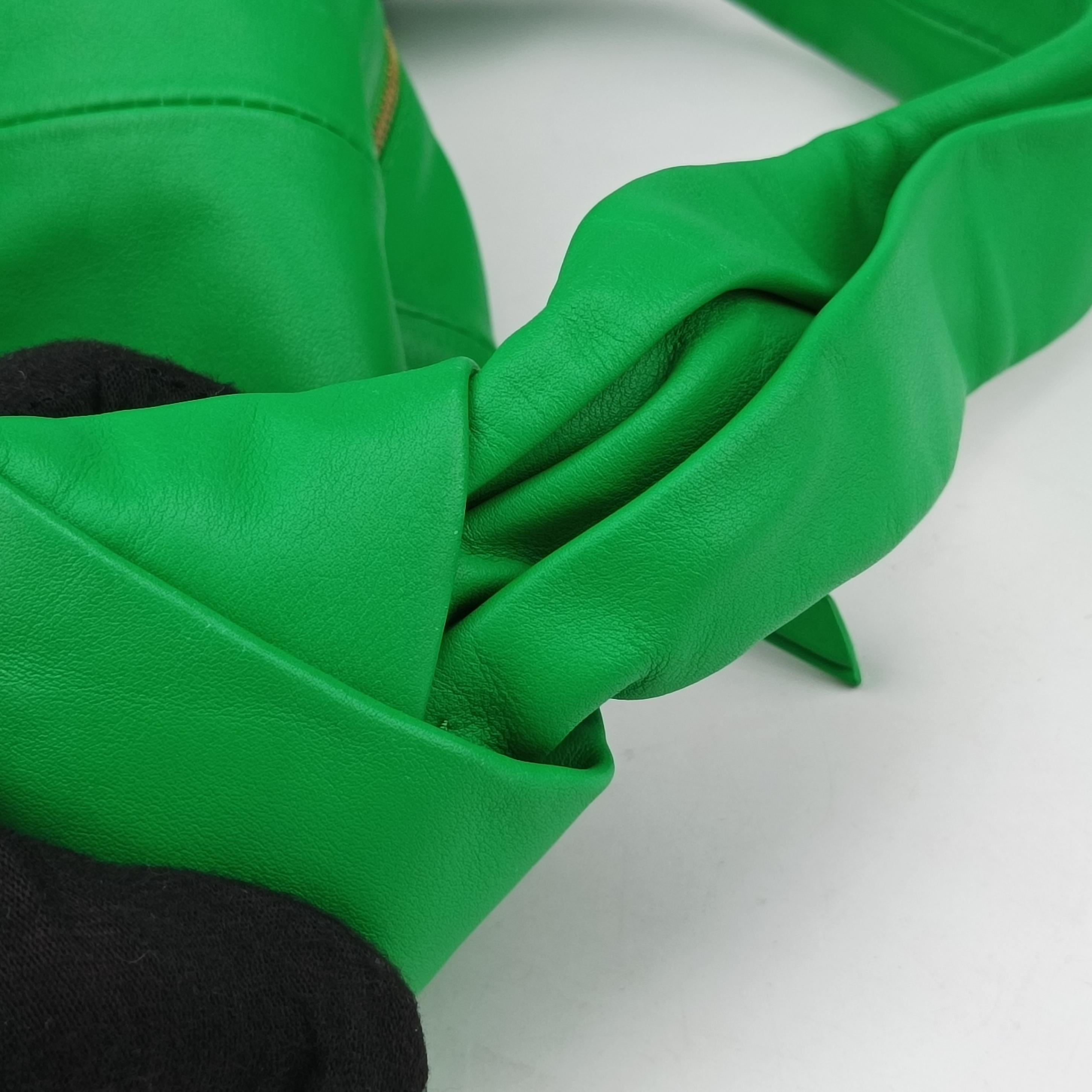 Secondhand Bottega Veneta Double Knot Green lambskin  handbag | stylenewstar