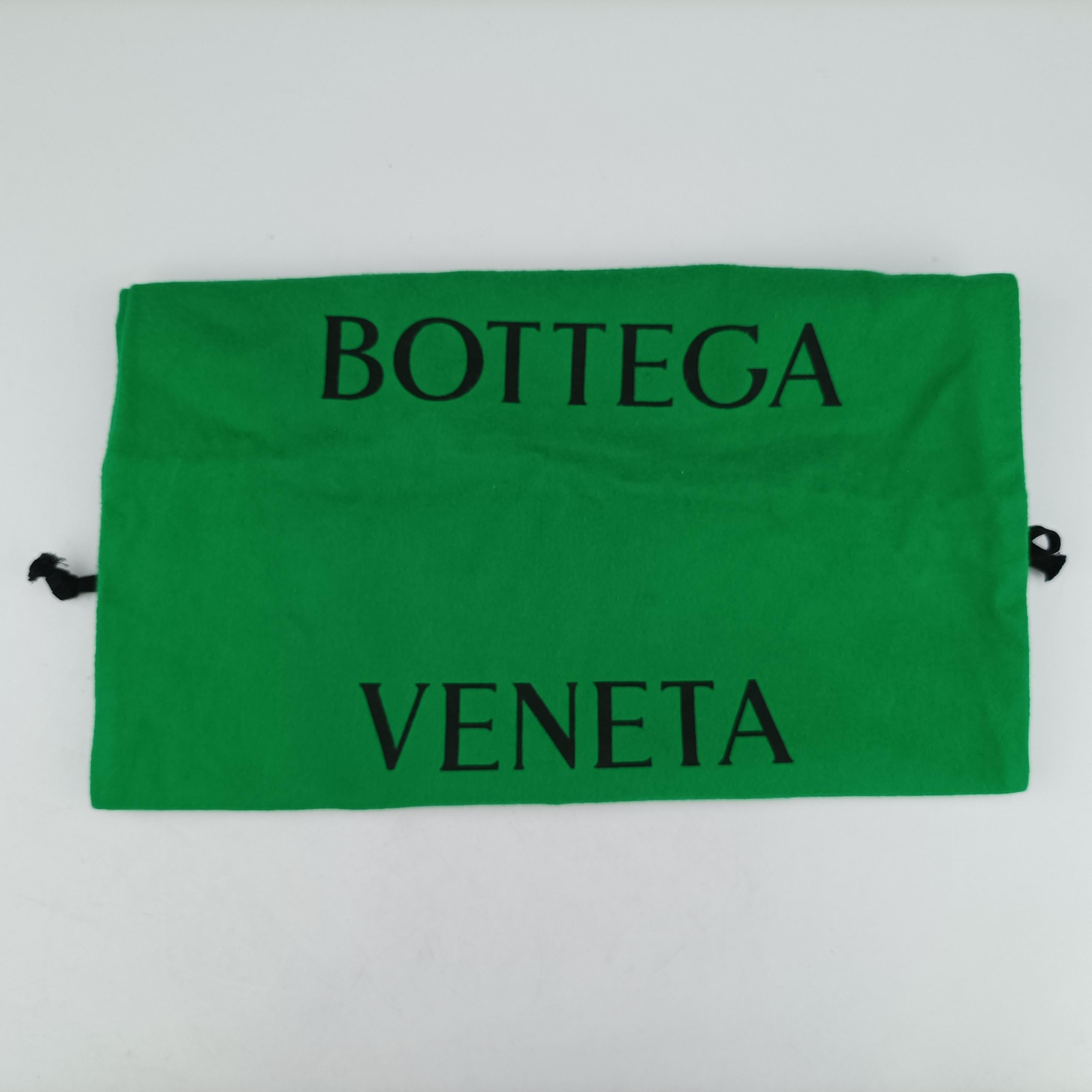 Secondhand Bottega Veneta Double Knot Green lambskin  handbag | stylenewstar