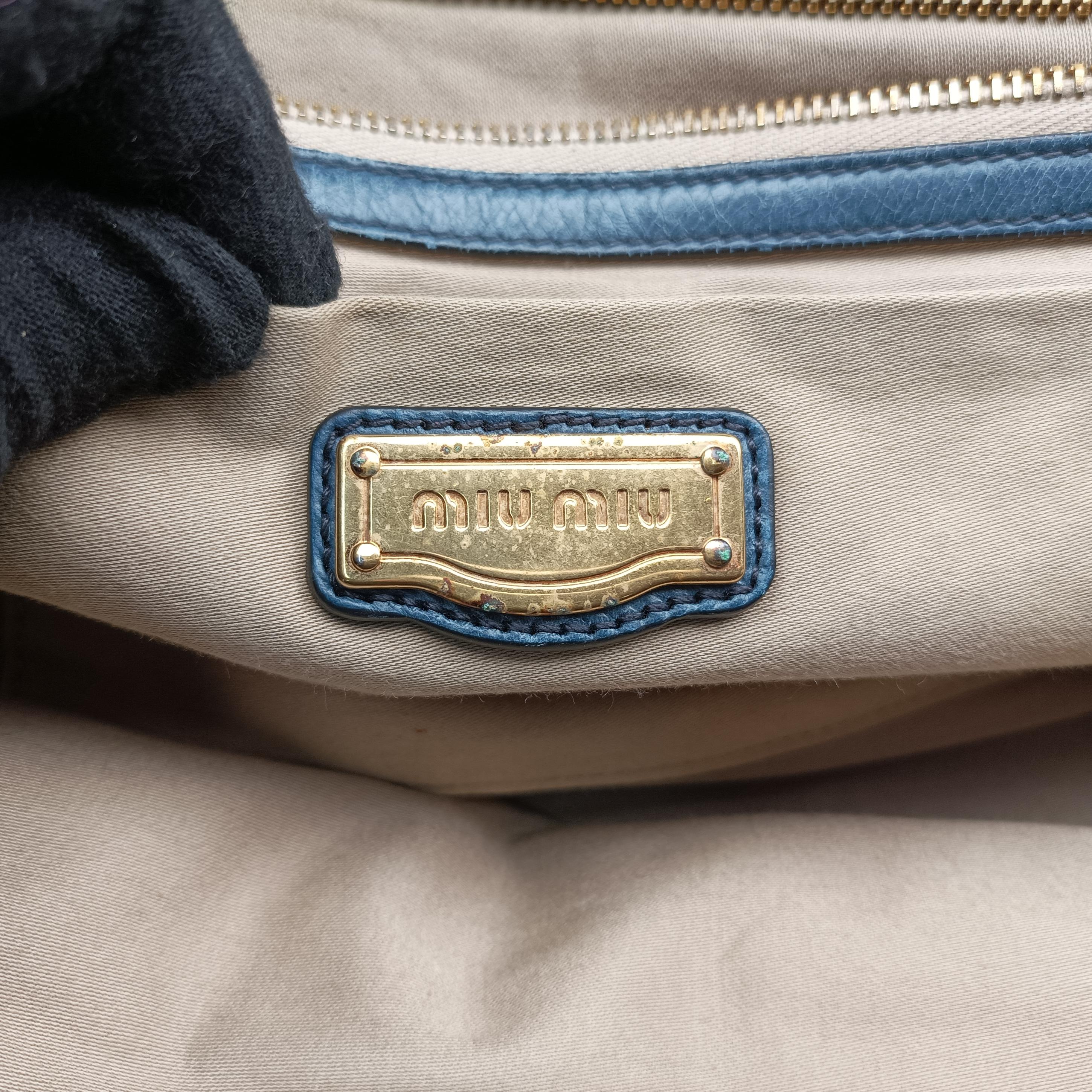 Pre-owned Miu Miu heart charm Blue Leather  shoulderbag | stylenewstar