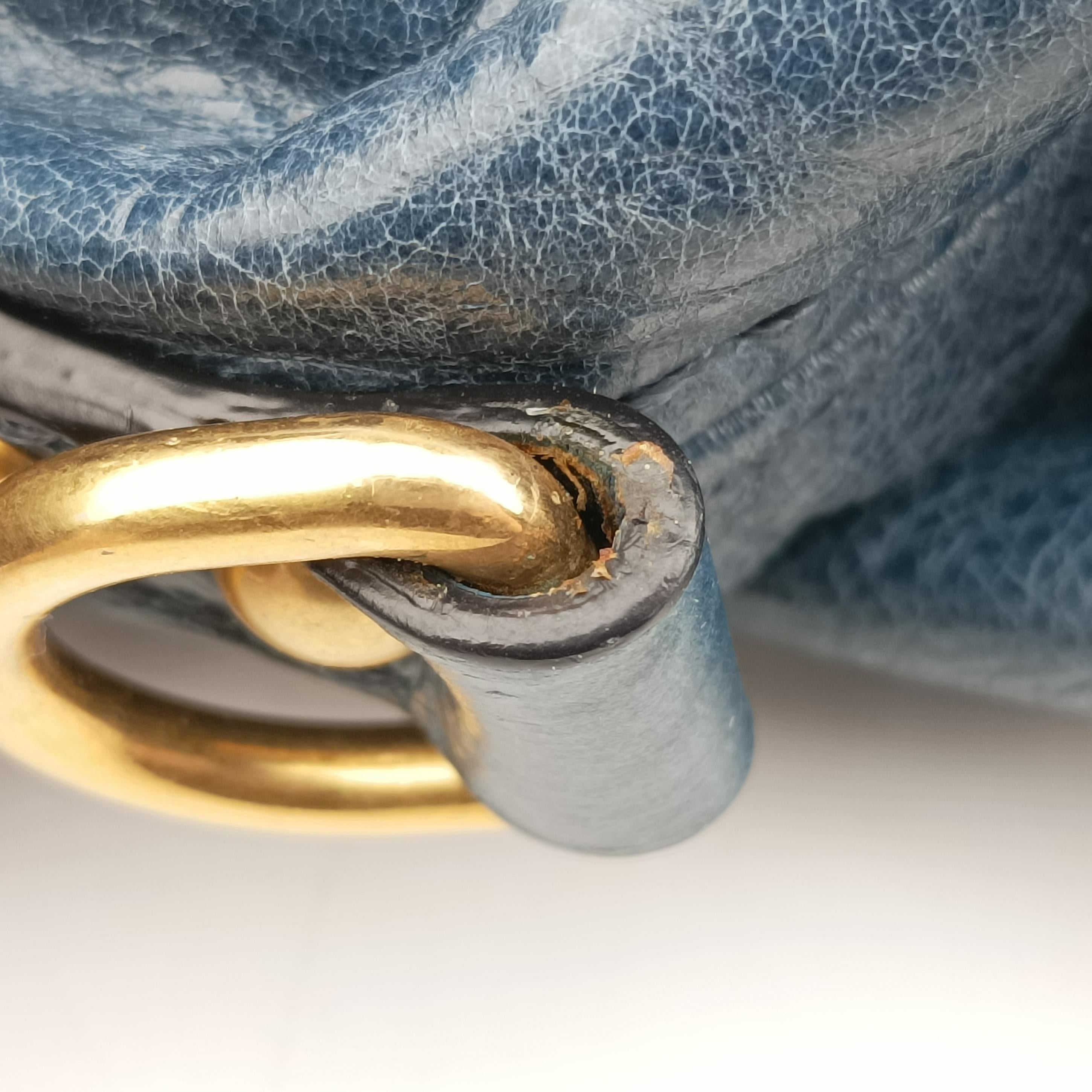 Pre-owned Miu Miu heart charm Blue Leather  shoulderbag | stylenewstar