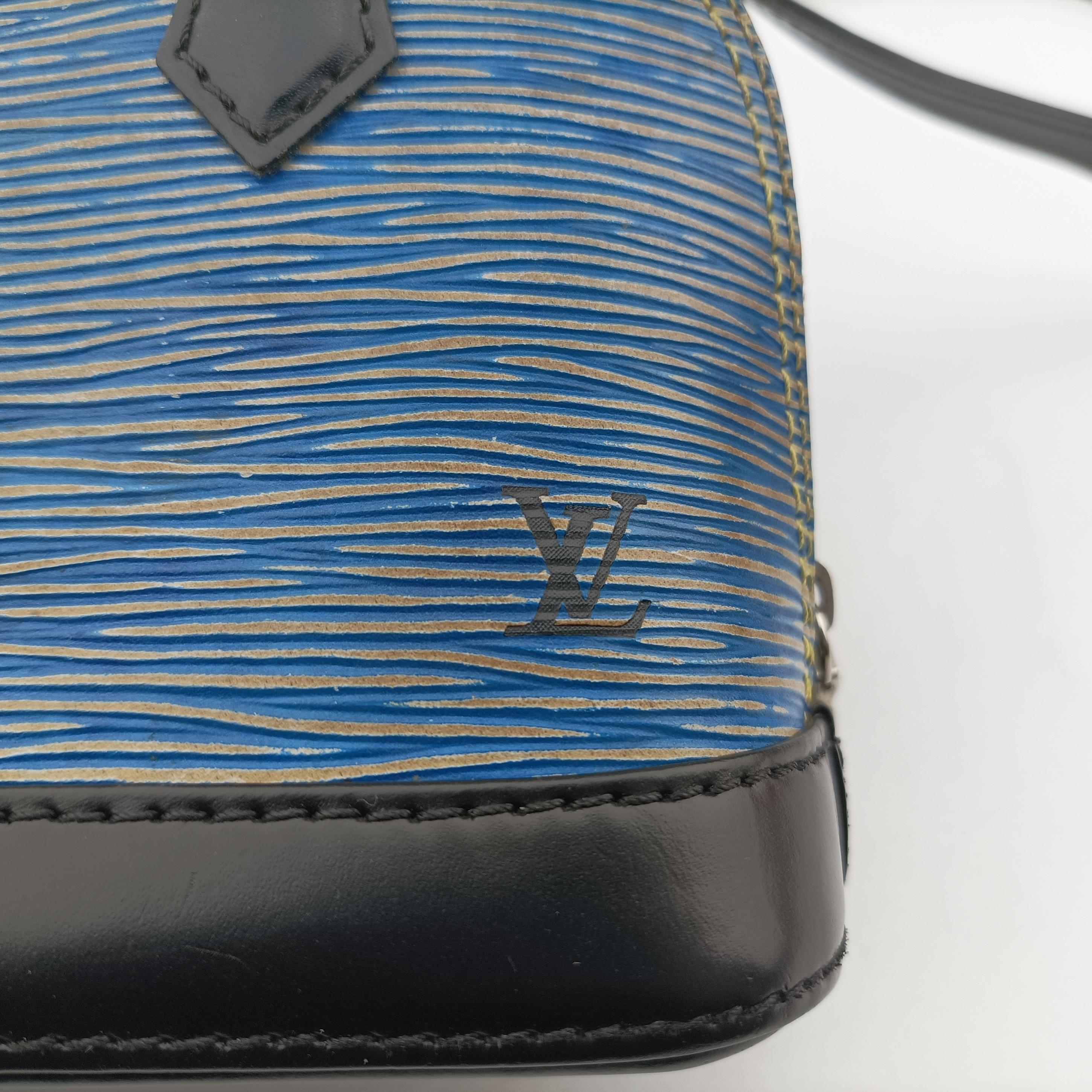 Secondhand Louis Vuitton Nano Alma DENIM BLEU×black epi M41578 shoulderbag | stylenewstar