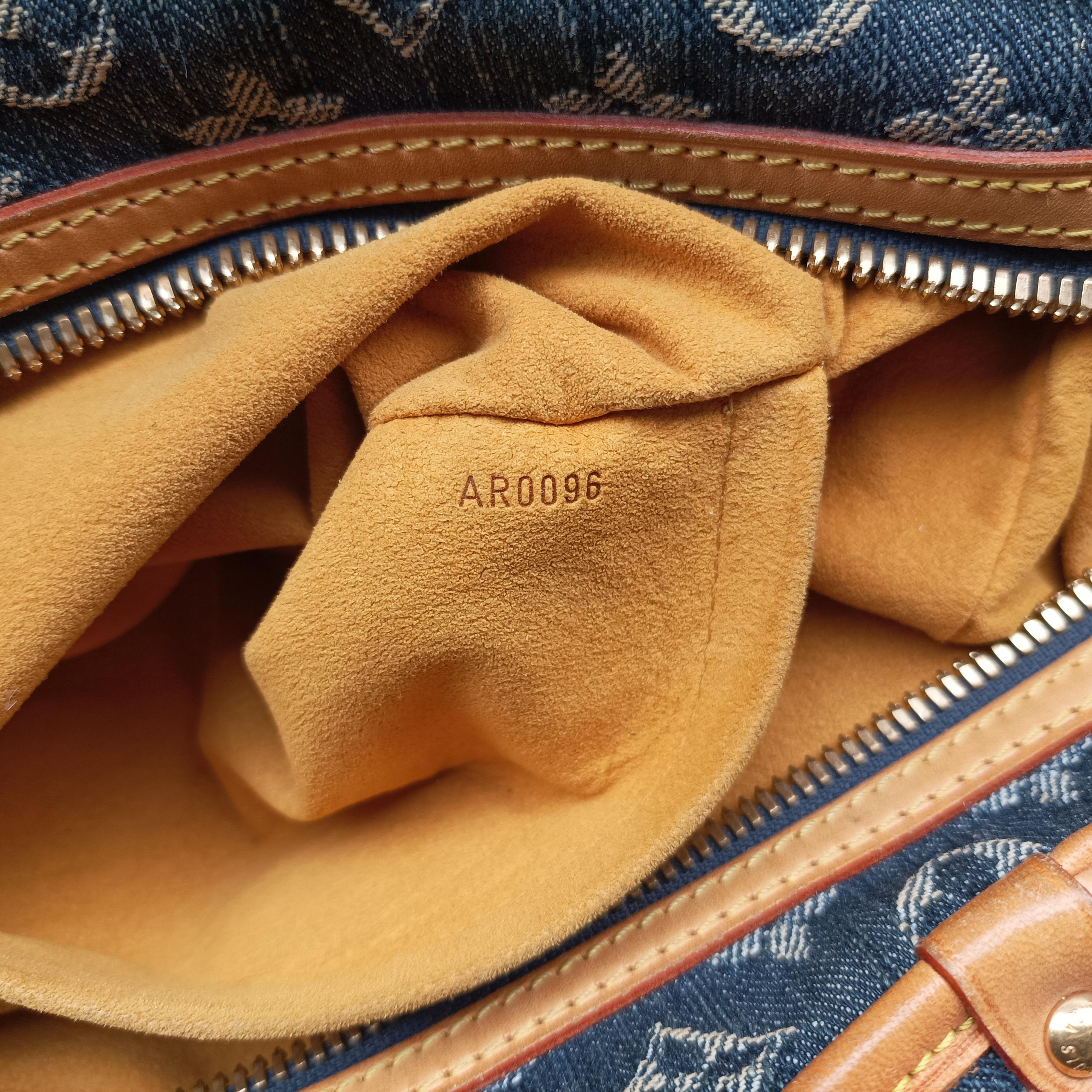 Vintage Louis Vuitton Monogram Cabas Raye GM blue Denim M95336 shoulderbag | stylenewstar