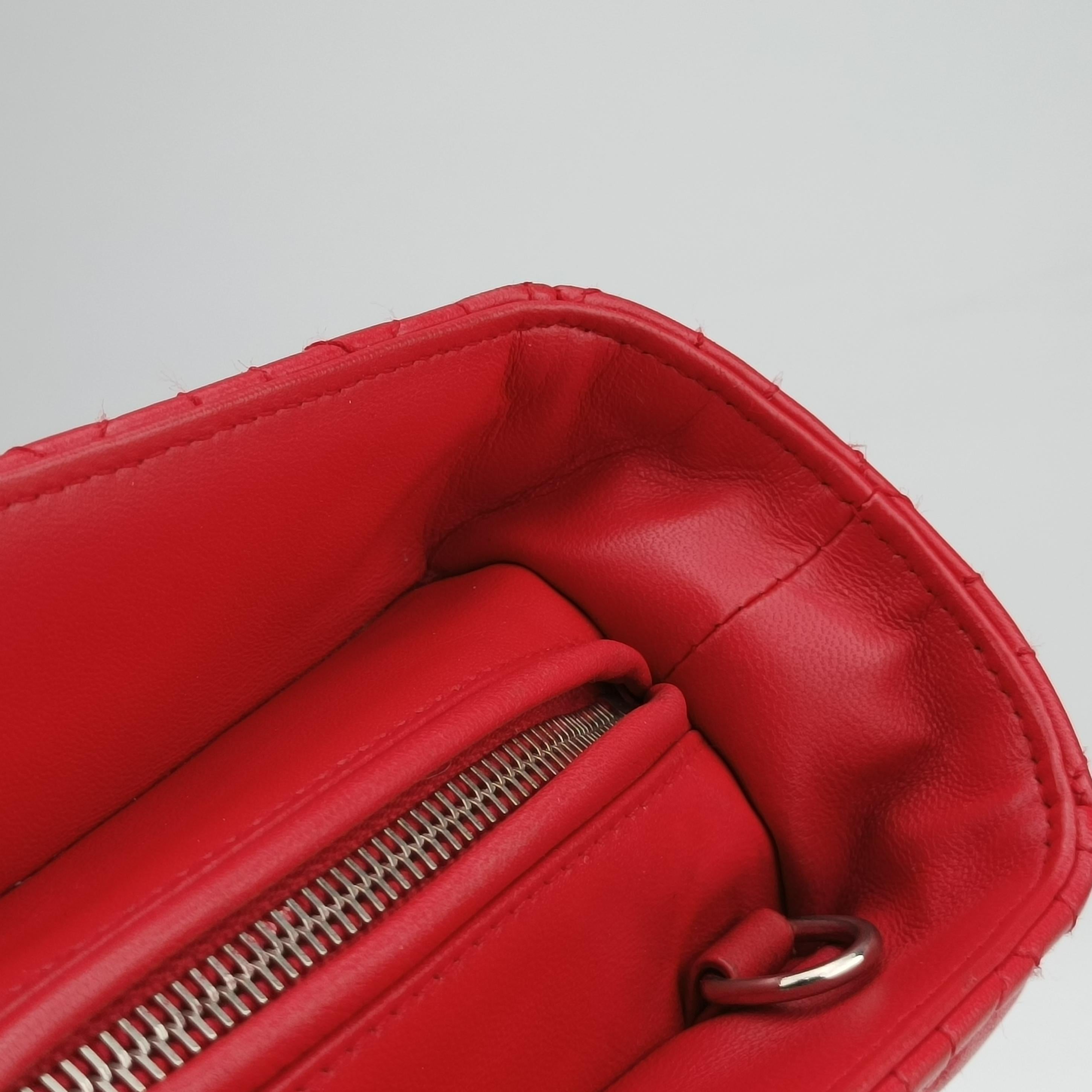 Pre-owned Christian Dior Lady Dior Red lambskin  shoulderbag | stylenewstar