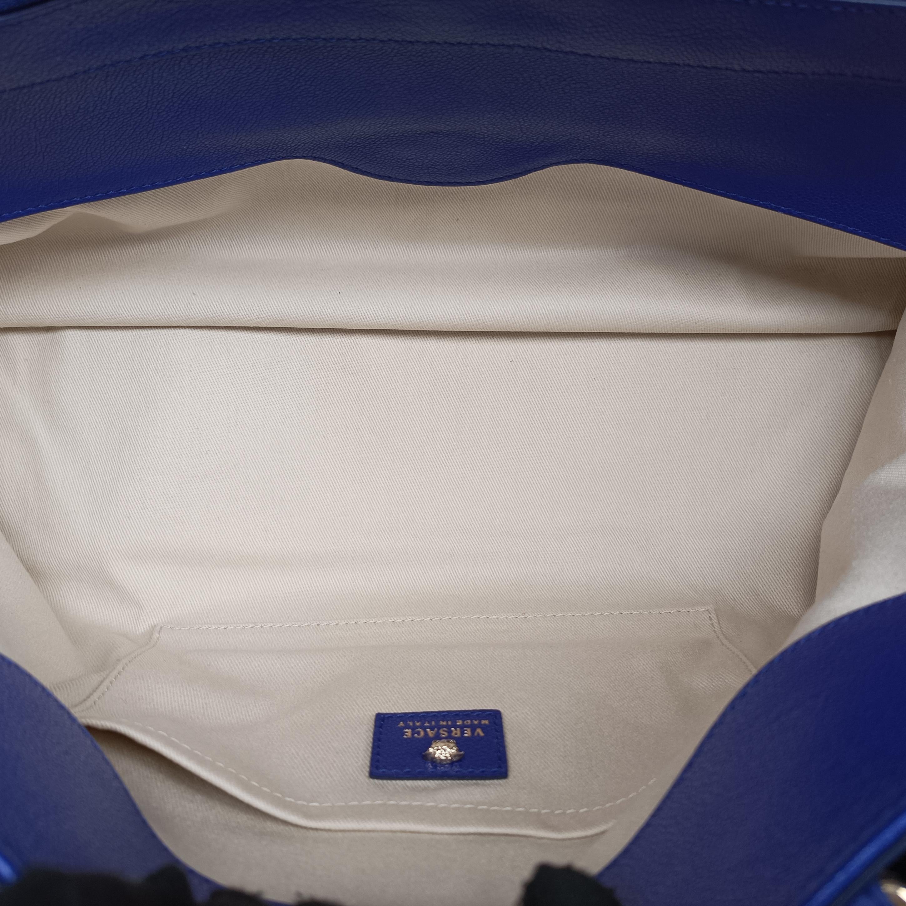 Pre-owned VERSACE La Medusa Blue Leather  shoulderbag | stylenewstar