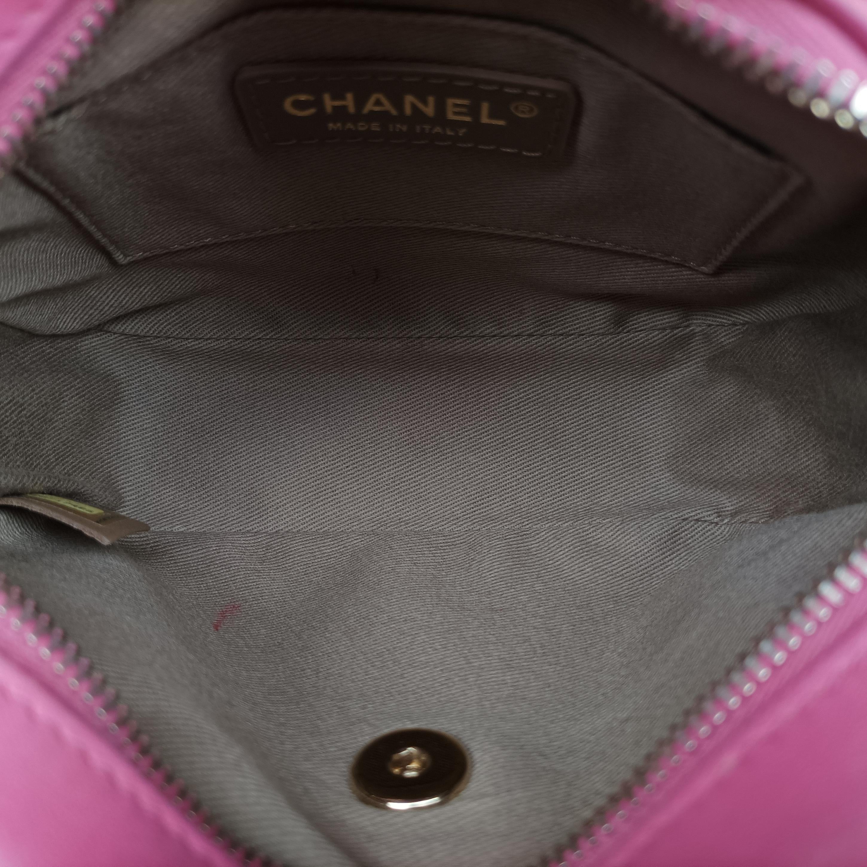 Pre-owned Chanel matelasse camera Pink Leather AS0137 shoulderbag | stylenewstar