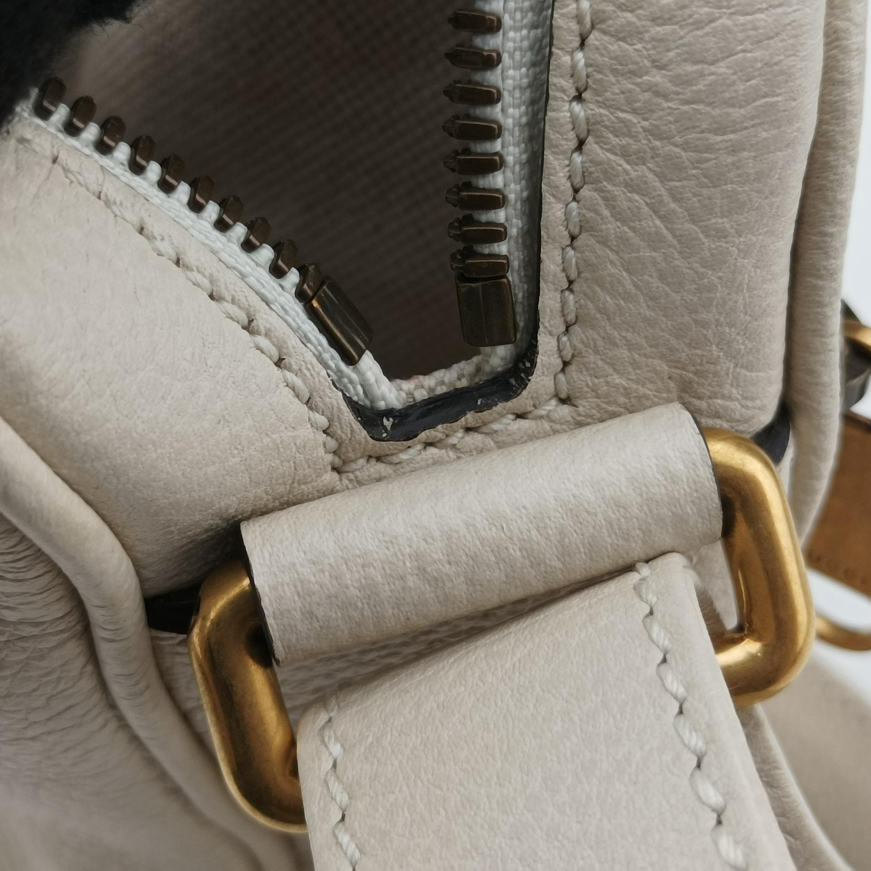 Pre-owned Gucci Print Messenger White Leather 574803 shoulderbag | stylenewstar