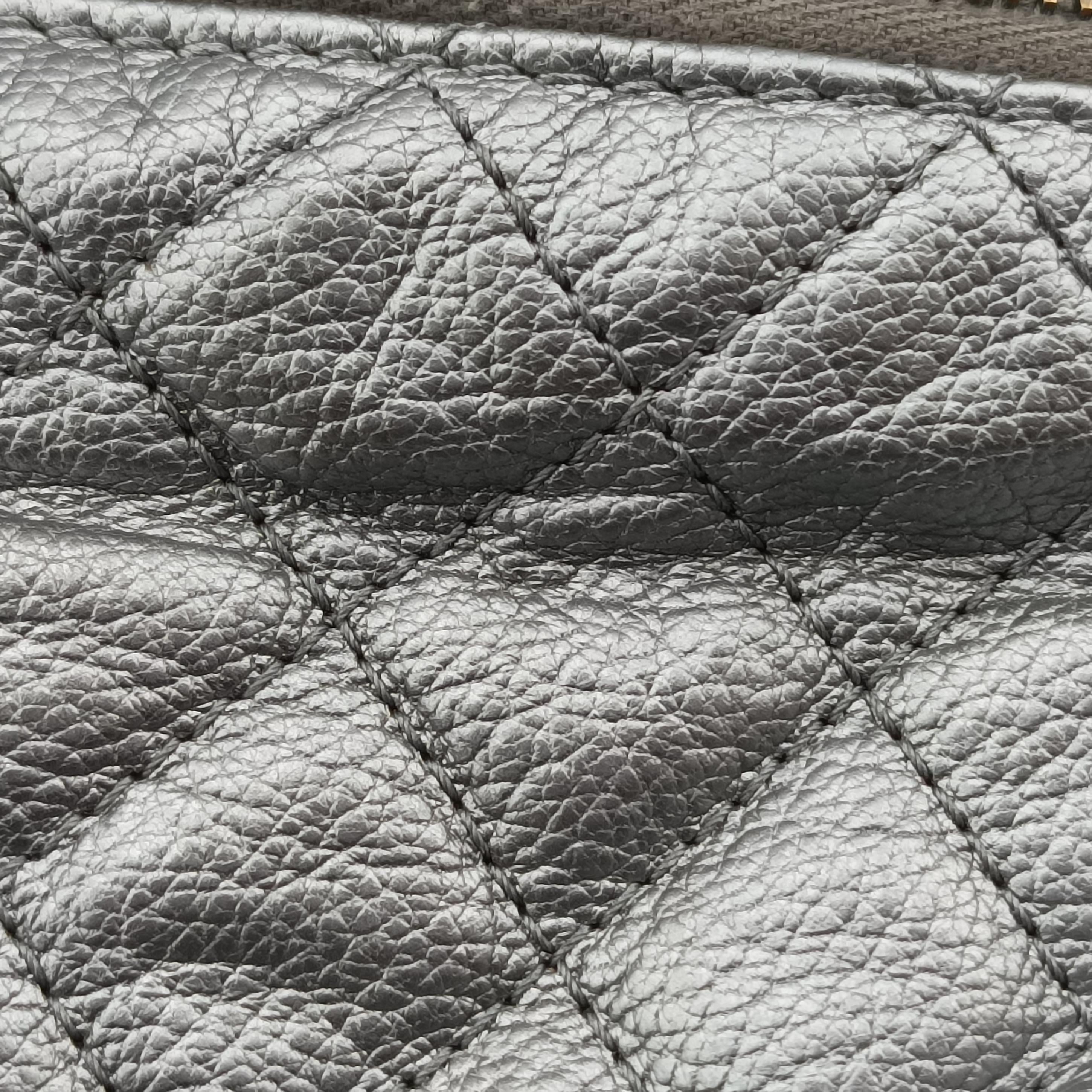 Pre-owned Chanel Matelasse Silver Leather A94102 bum bag/waist bag | stylenewstar