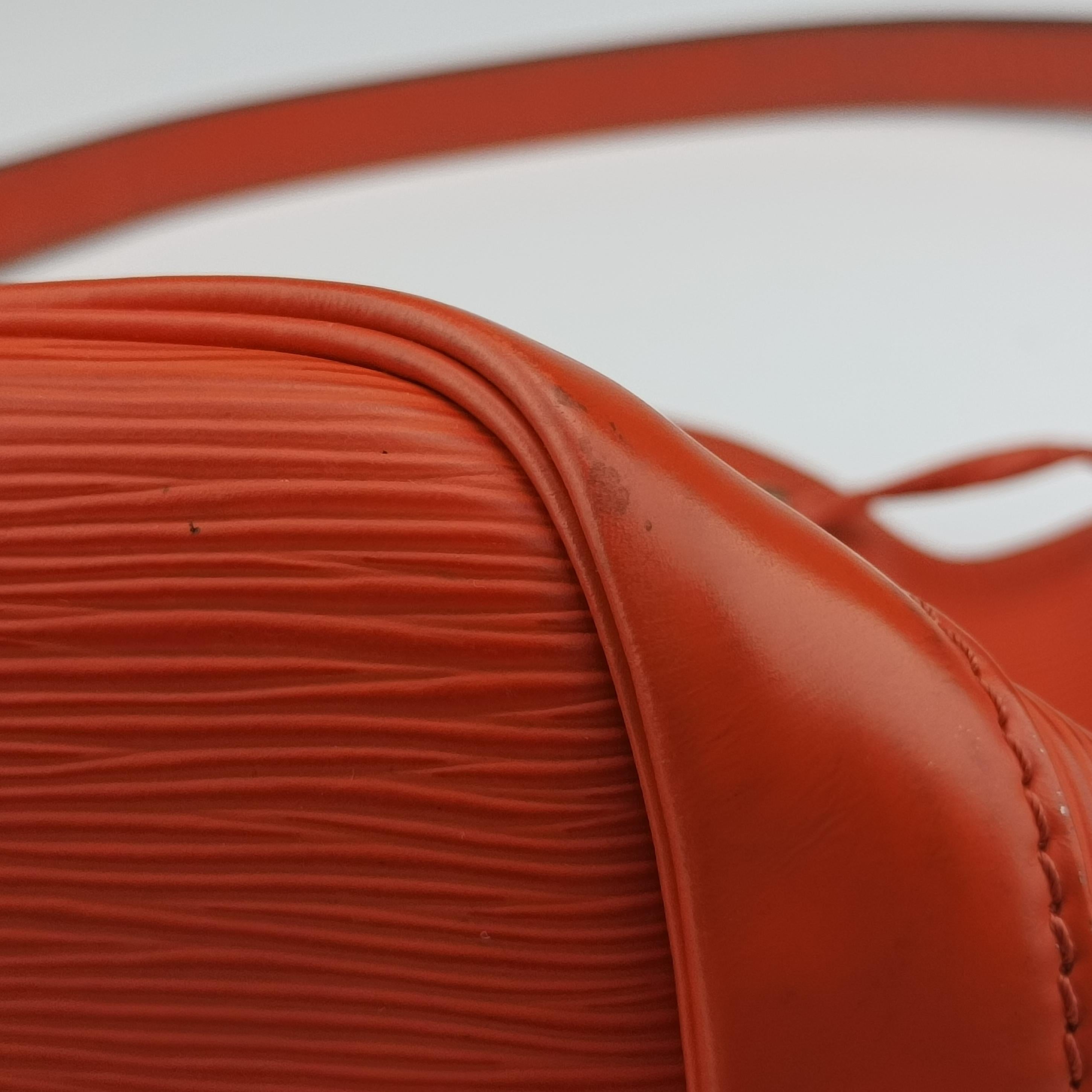 Pre-owned Louis Vuitton NOe PIMENT Epi M40842 shoulderbag | stylenewstar