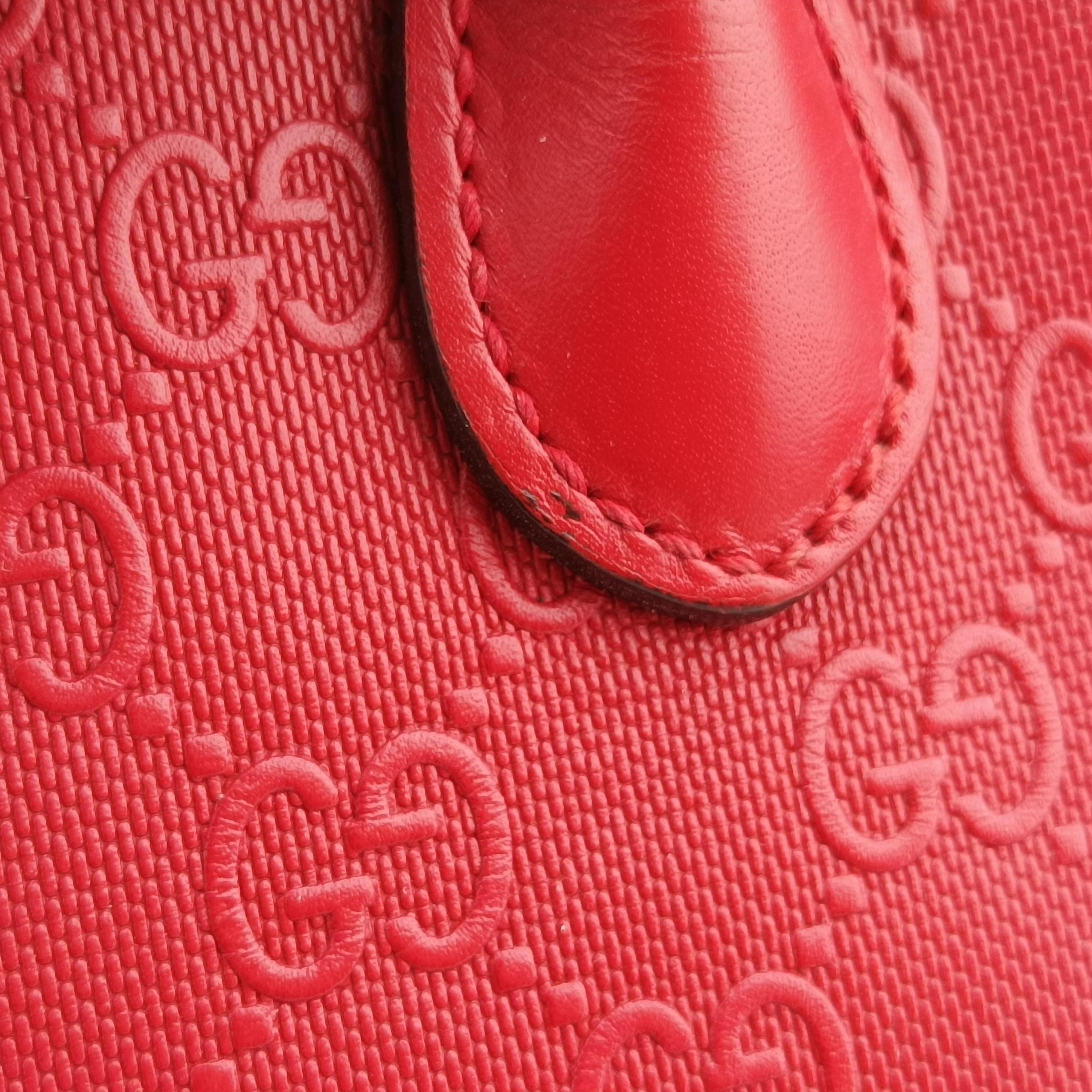 Vintage Gucci Microguccissima Red Leather 384688 shoulderbag | stylenewstar