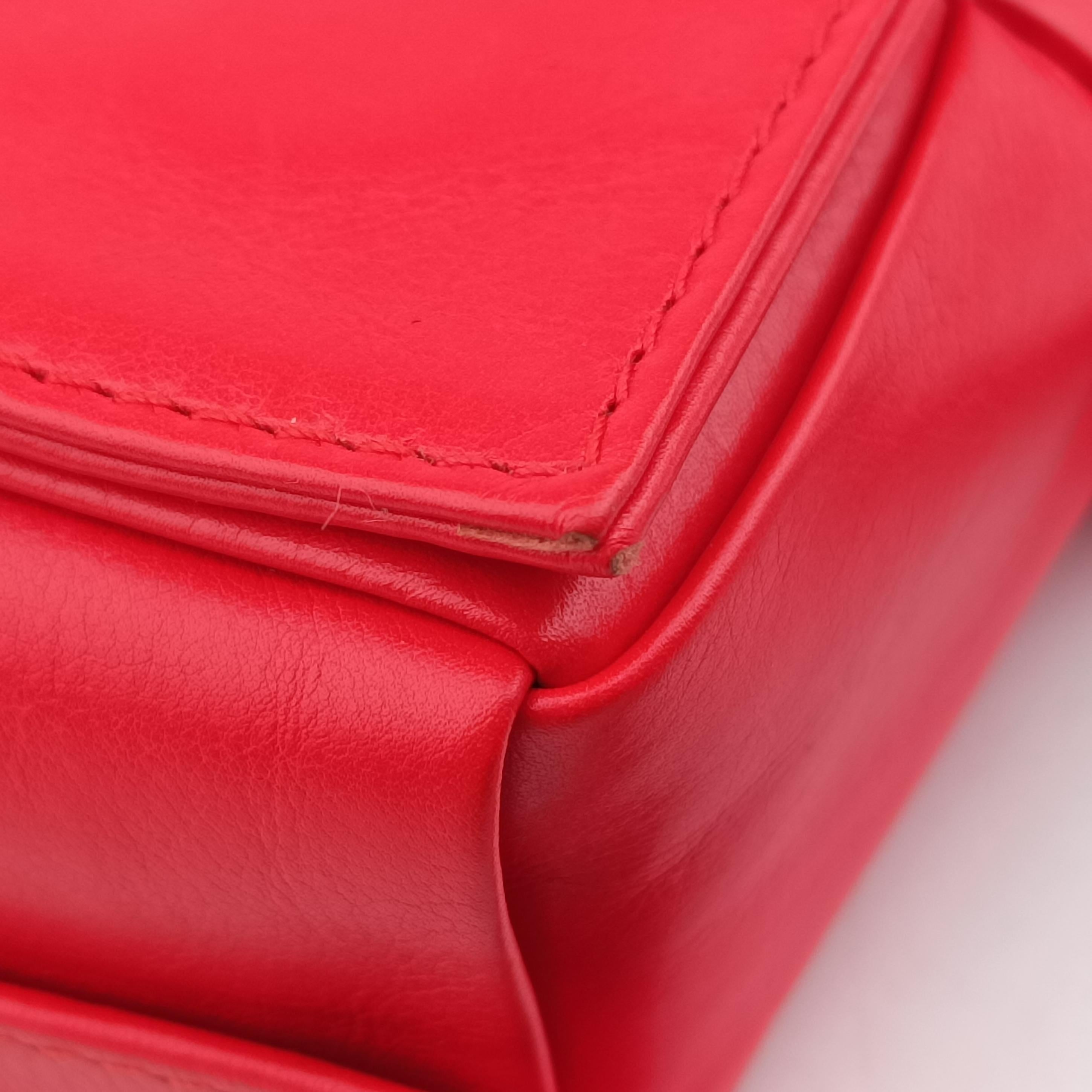 Vintage Bottega Veneta CASSETTE Red lambskin  shoulderbag | stylenewstar
