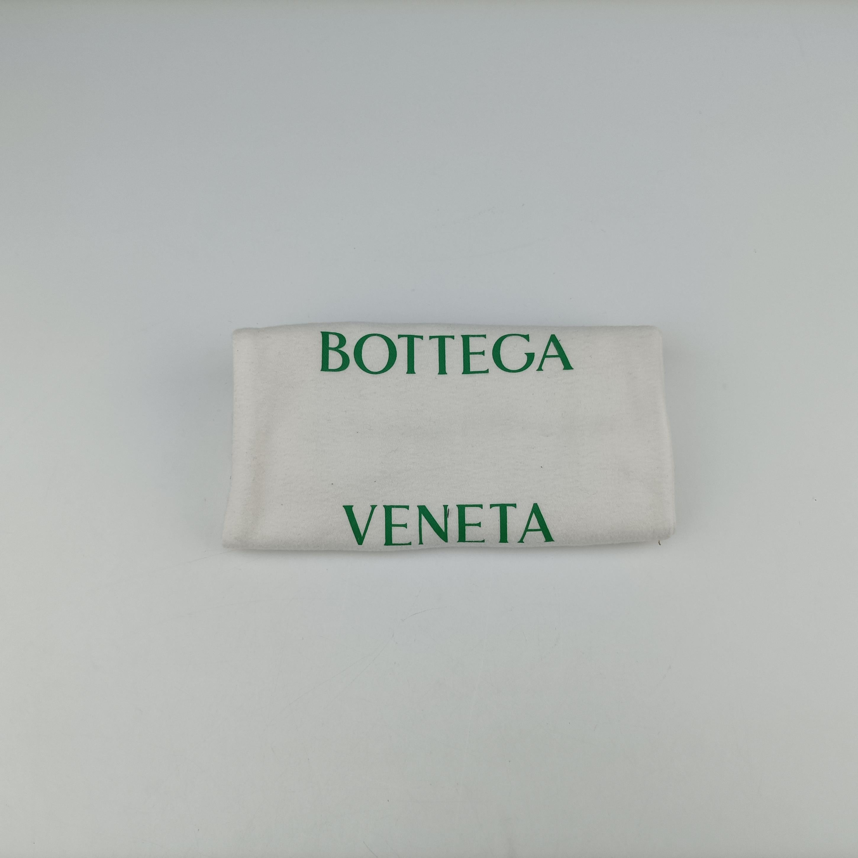 Vintage Bottega Veneta CASSETTE Red lambskin  shoulderbag | stylenewstar