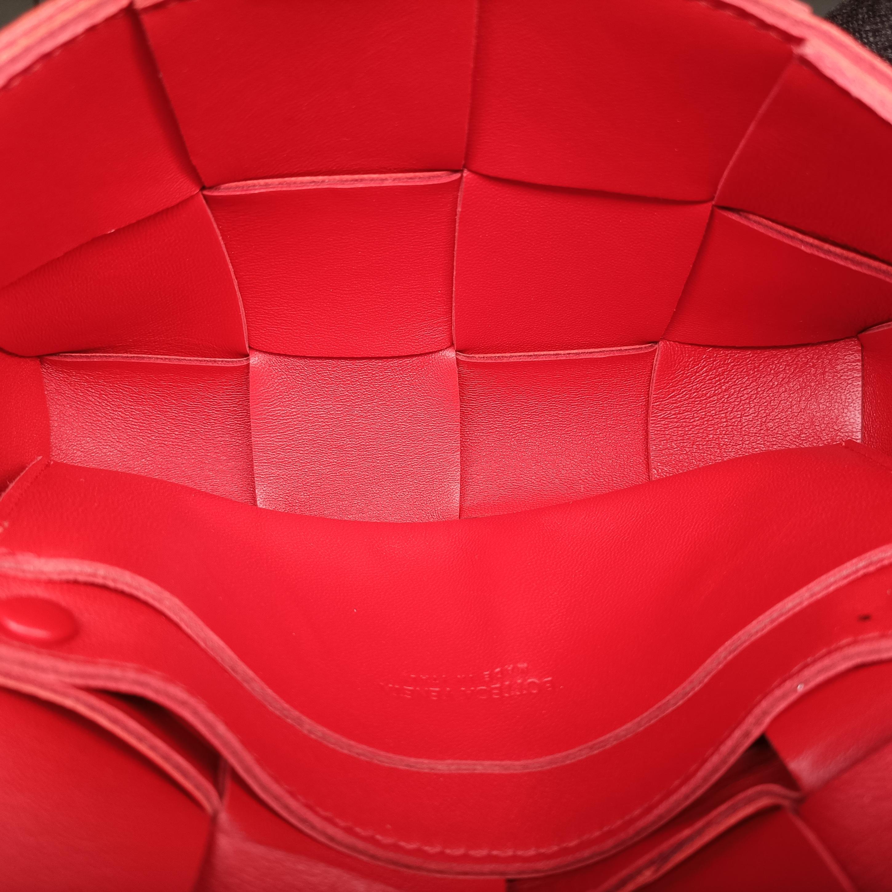 Vintage Bottega Veneta CASSETTE Red lambskin  shoulderbag | stylenewstar