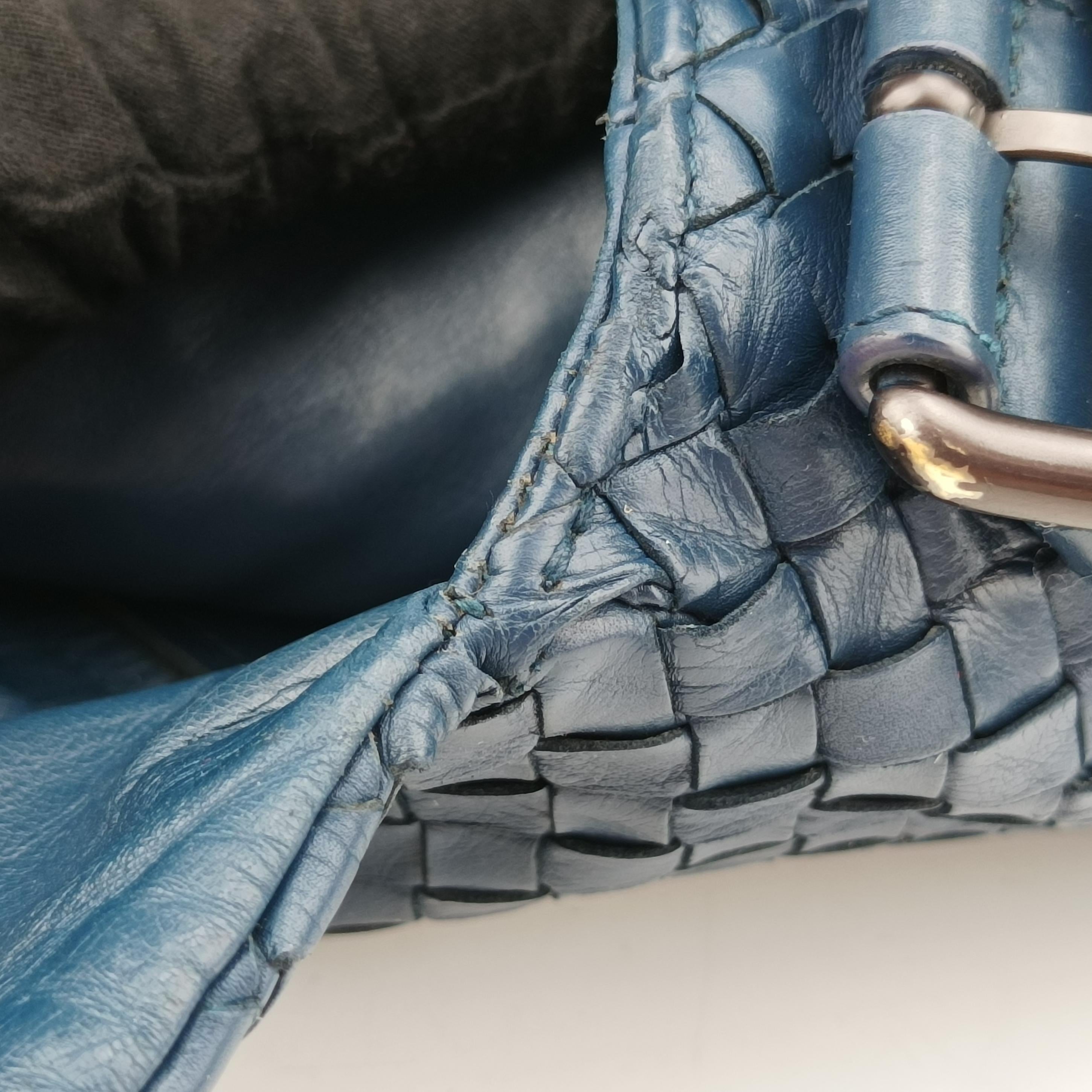 Secondhand Bottega Veneta Intrecciato Navy lambskin  shoulderbag | stylenewstar