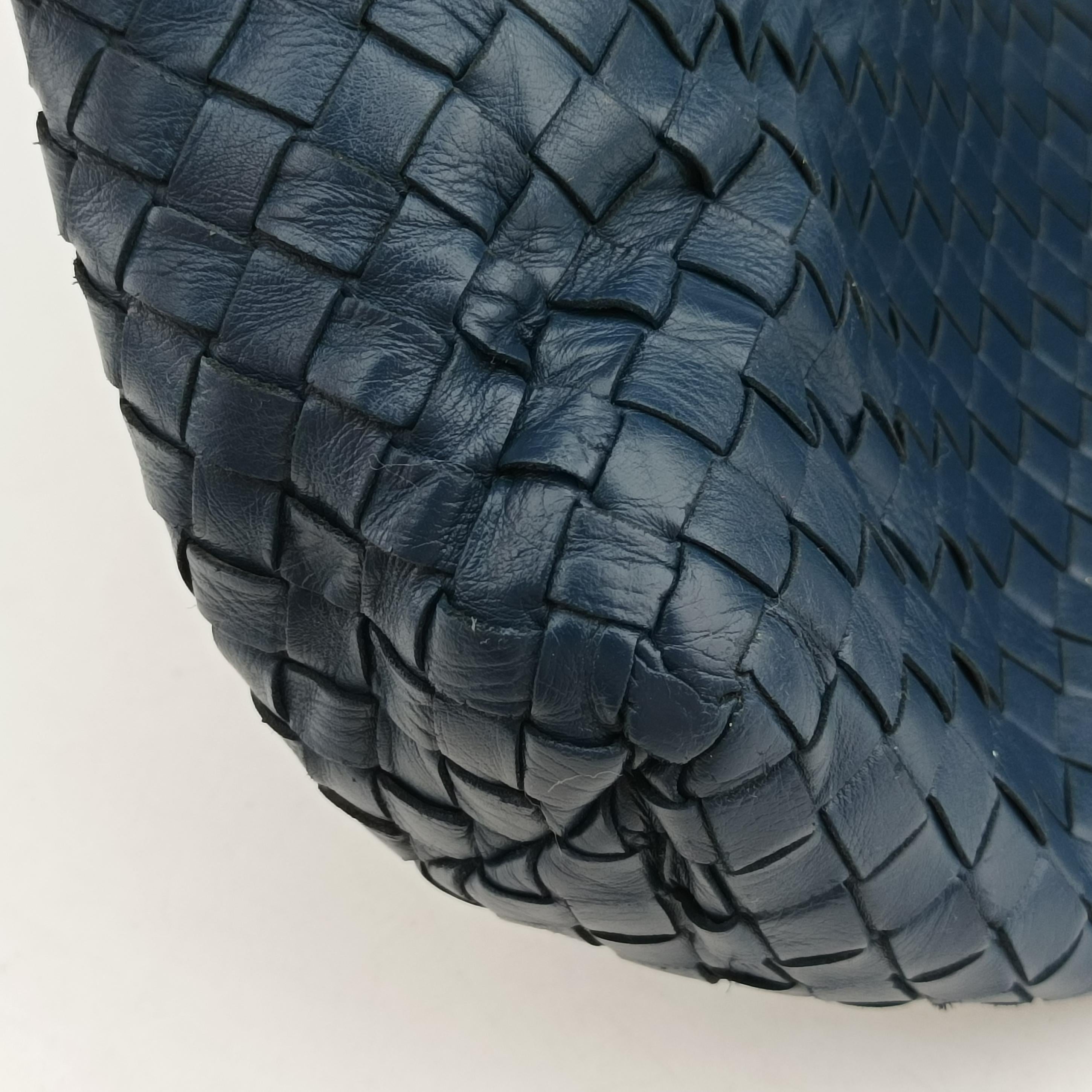 Secondhand Bottega Veneta Intrecciato Navy lambskin  shoulderbag | stylenewstar