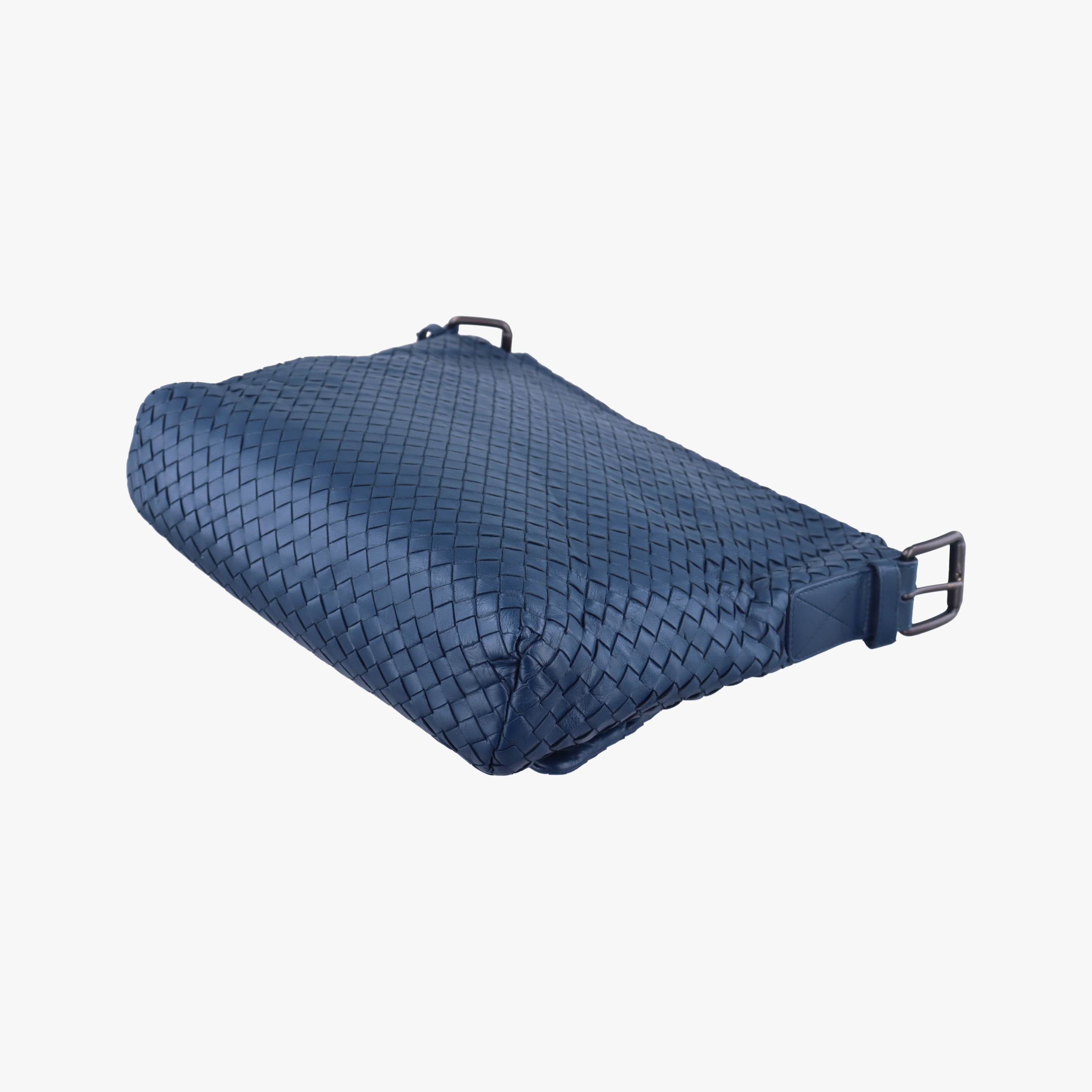 Secondhand Bottega Veneta Intrecciato Navy lambskin  shoulderbag | stylenewstar