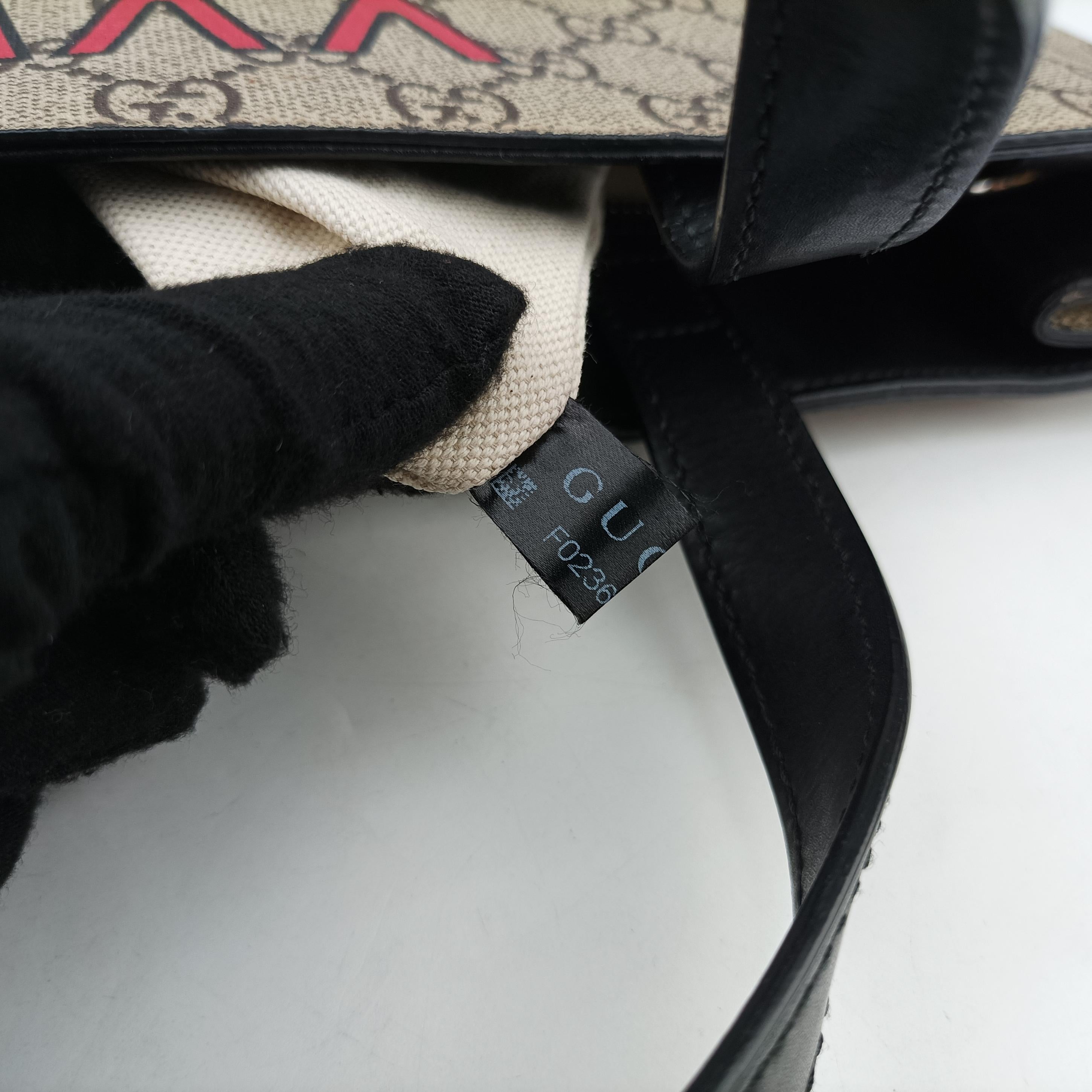 Secondhand Gucci GG Supreme Wolf Print beige×multi Canvas 450950 shoulderbag | stylenewstar