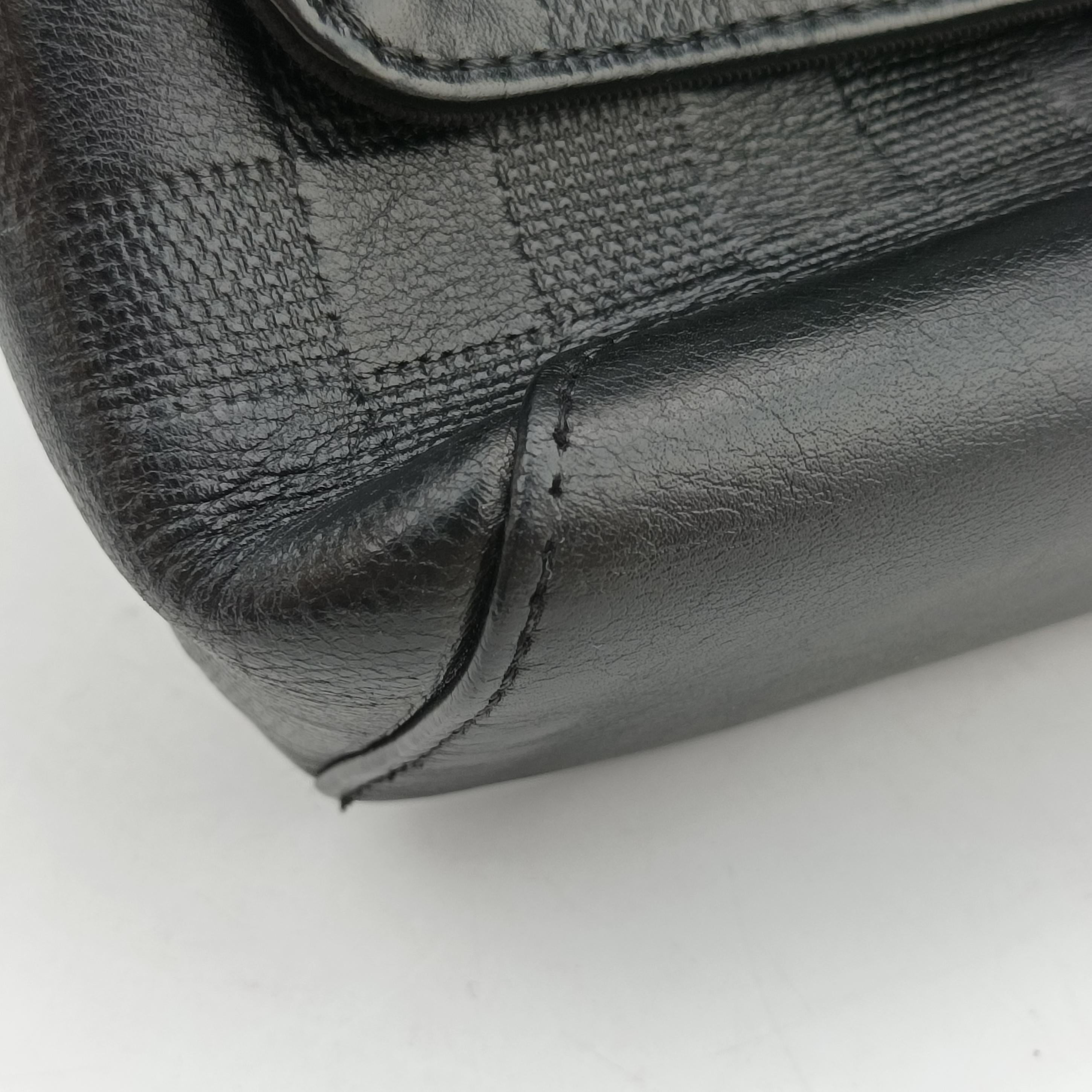 Vintage Louis Vuitton District PM Noir Damier Infini Leather N41033 shoulderbag | stylenewstar