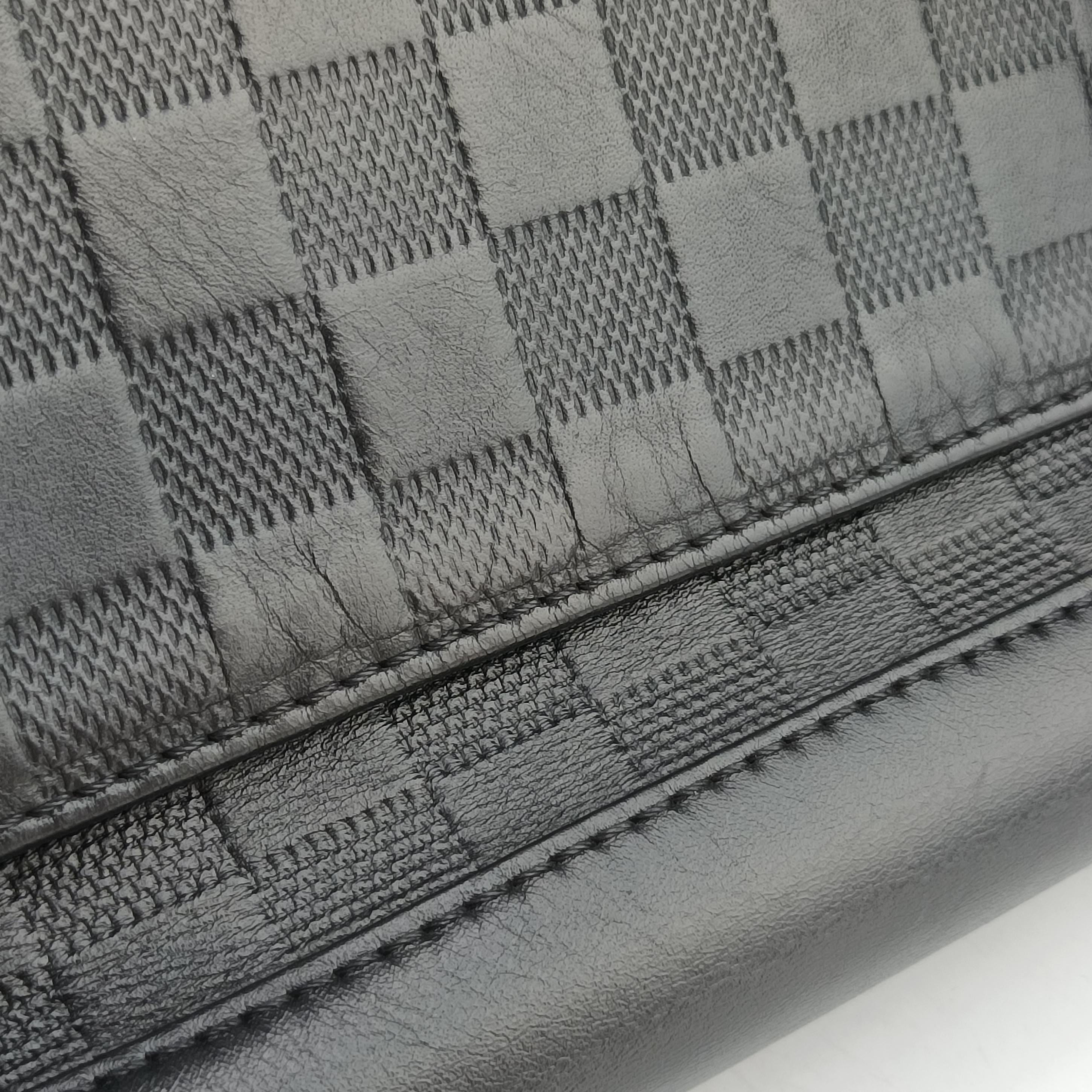Vintage Louis Vuitton District PM Noir Damier Infini Leather N41033 shoulderbag | stylenewstar