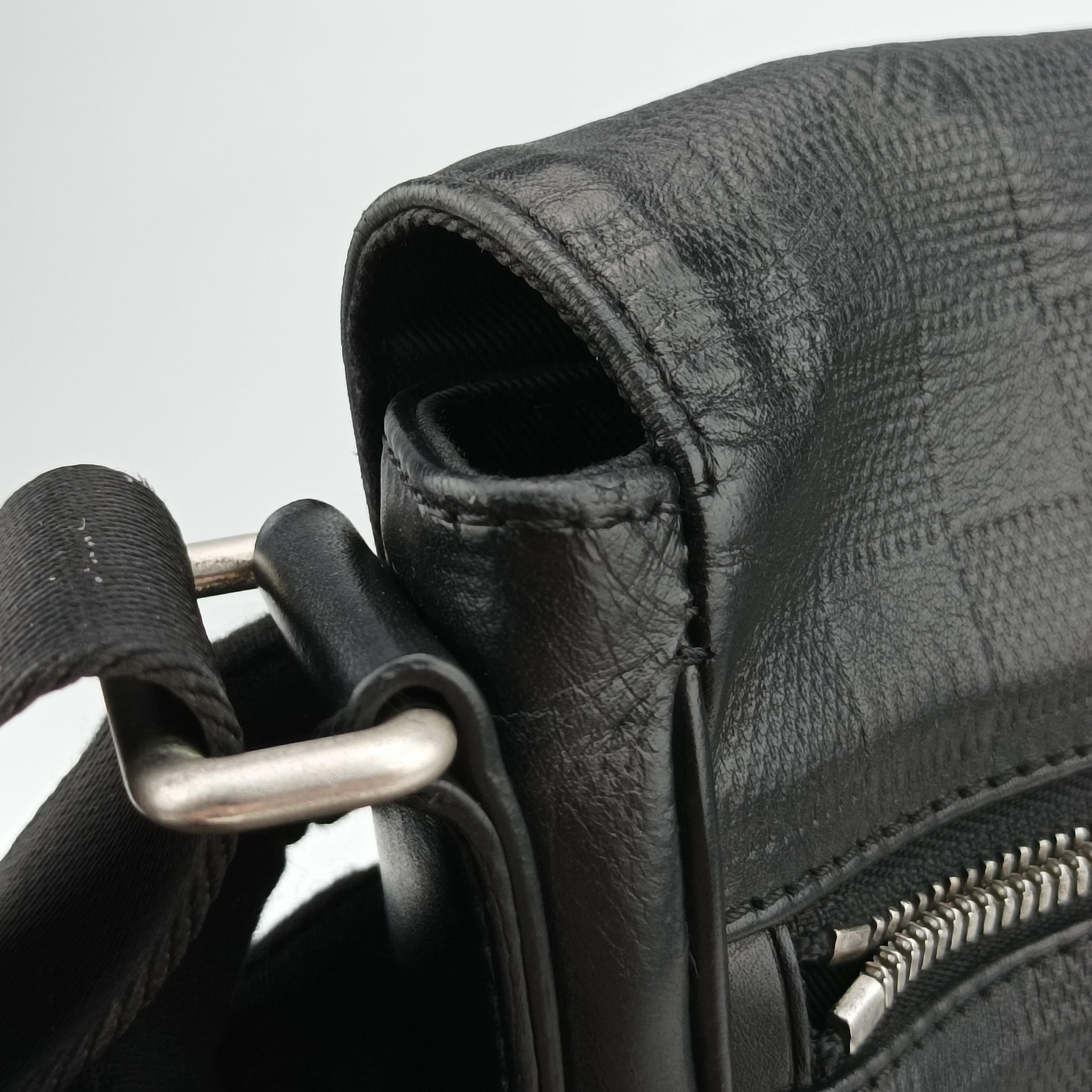 Vintage Louis Vuitton District PM Noir Damier Infini Leather N41033 shoulderbag | stylenewstar