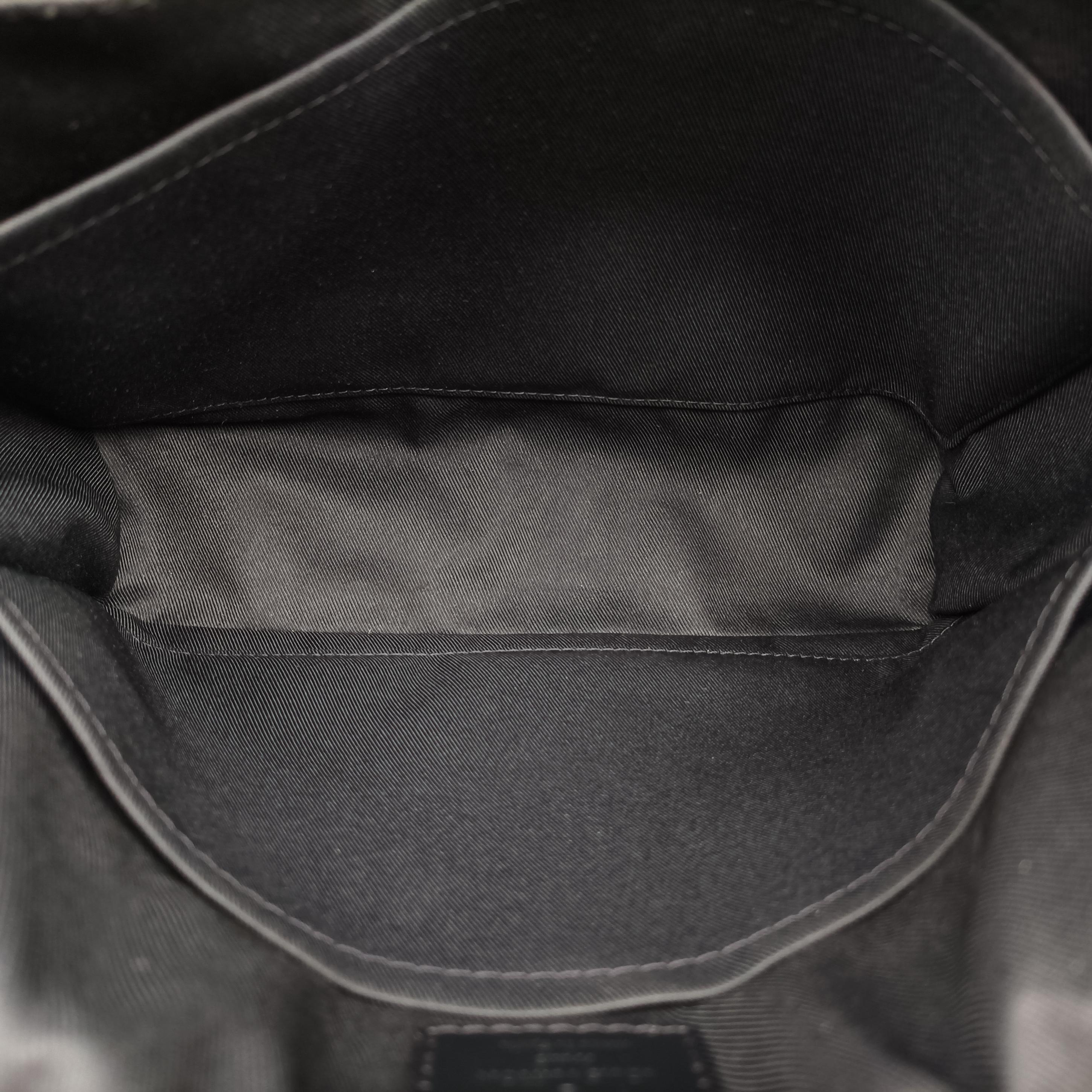 Vintage Louis Vuitton District PM Noir Damier Infini Leather N41033 shoulderbag | stylenewstar