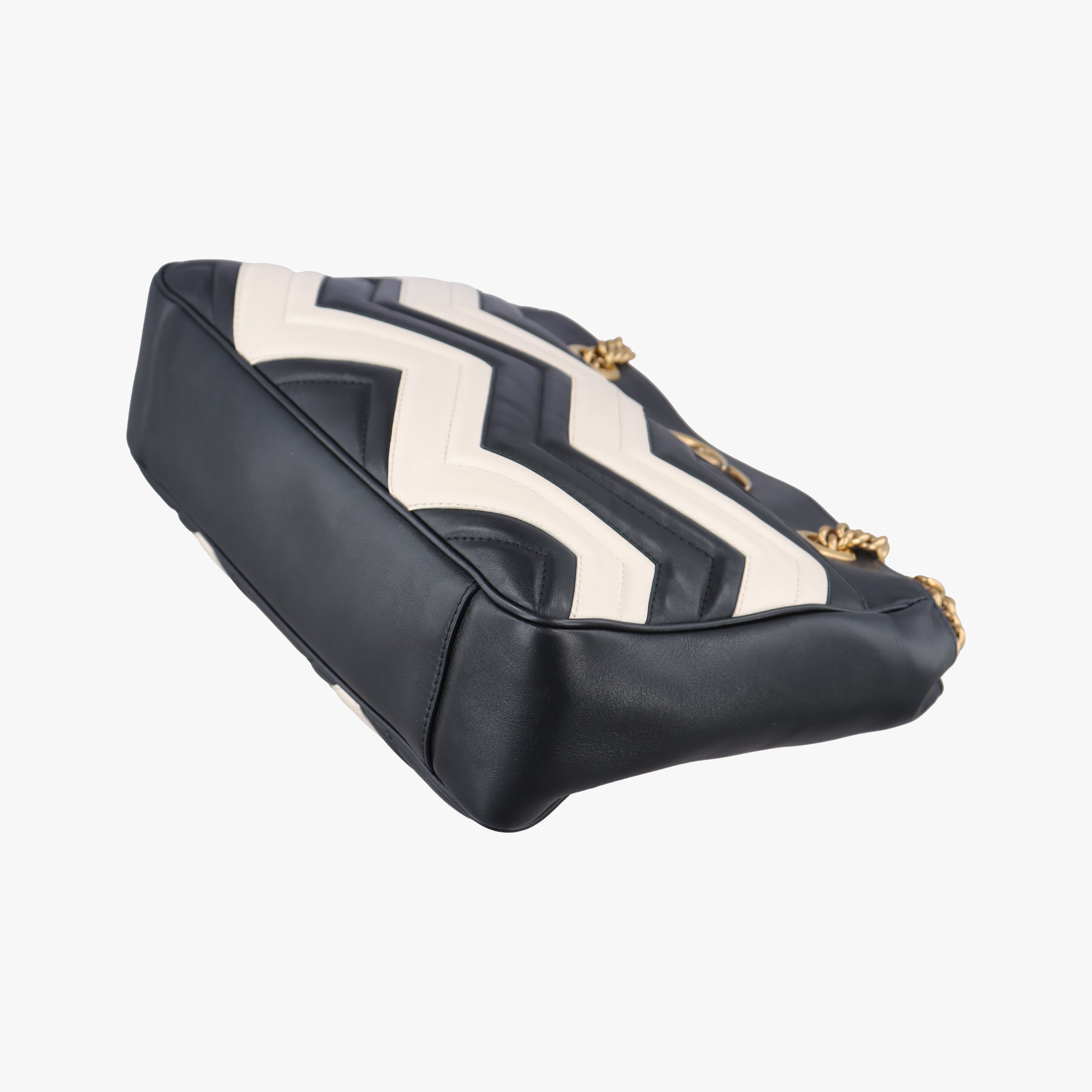 Pre-owned Gucci GG Marmont Black × White Leather 443501 shoulderbag | stylenewstar
