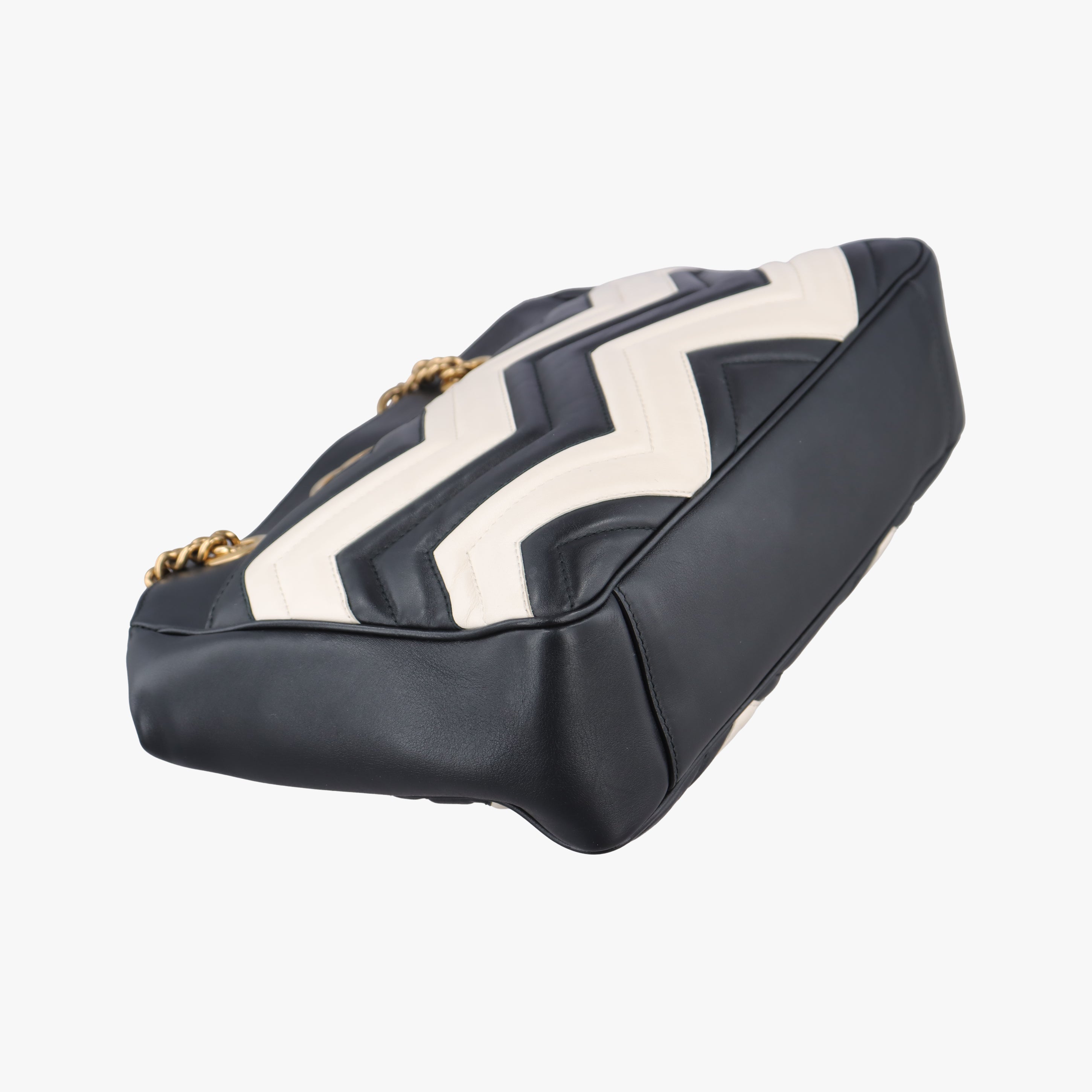 Pre-owned Gucci GG Marmont Black × White Leather 443501 shoulderbag | stylenewstar