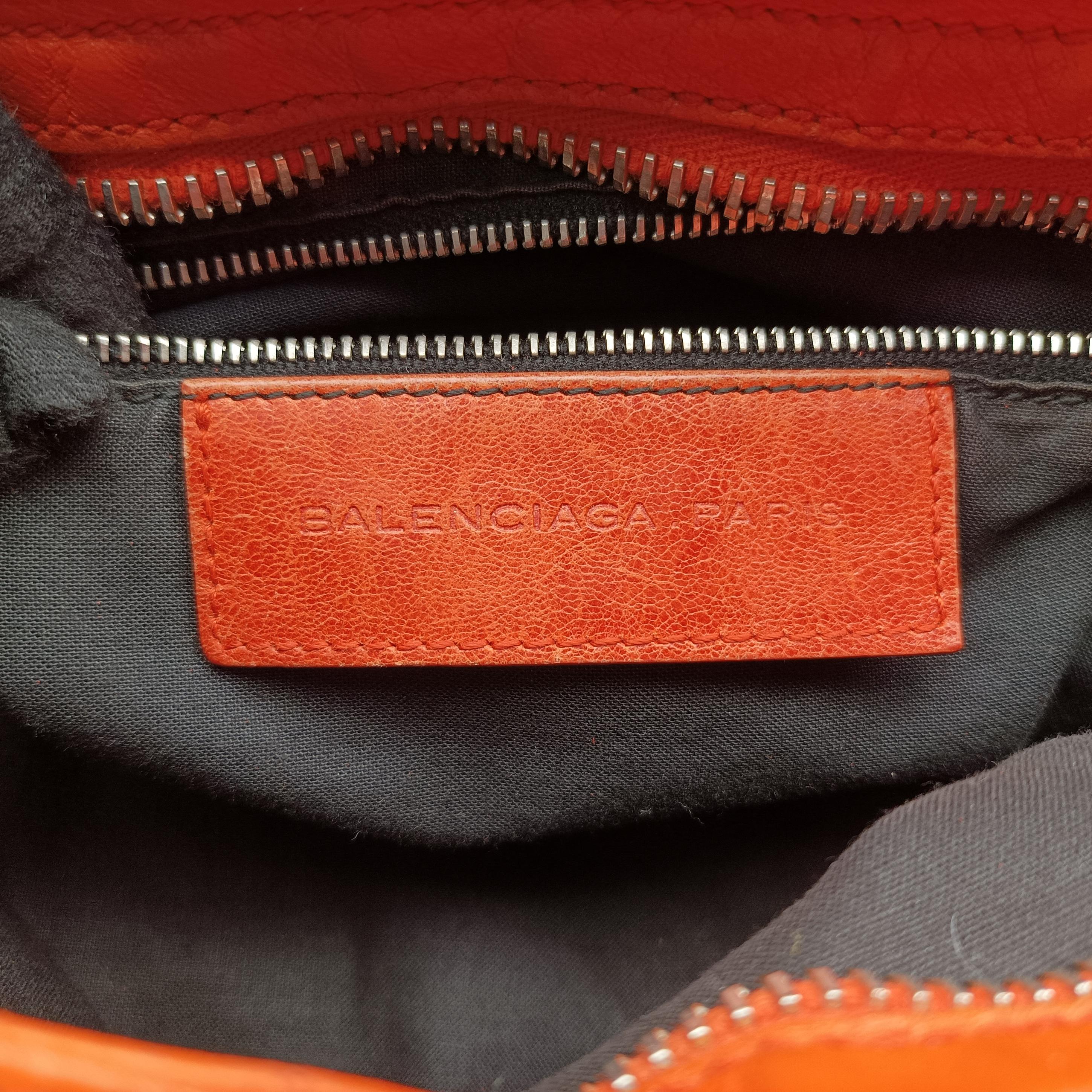Pre-owned Balenciaga Giant City Orange lambskin  shoulderbag | stylenewstar