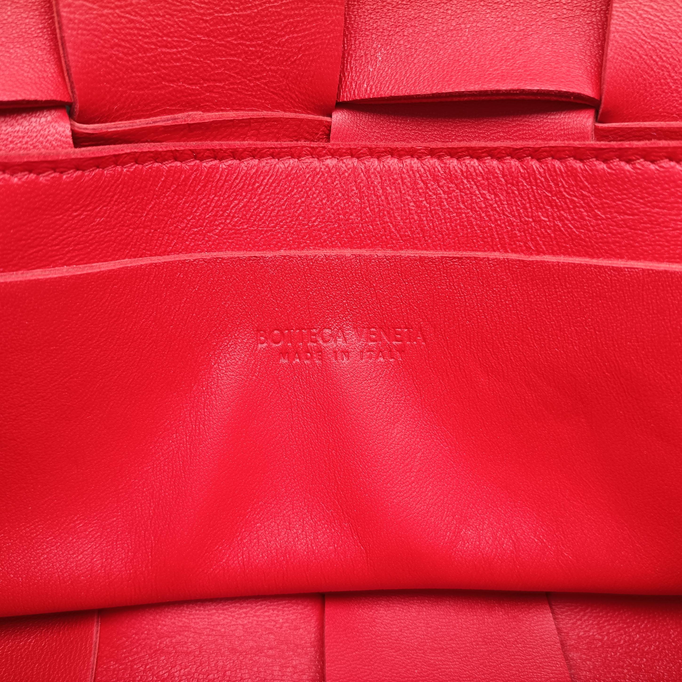 Pre-owned Bottega Veneta CASSETTE Red lambskin  bum bag/waist bag | stylenewstar