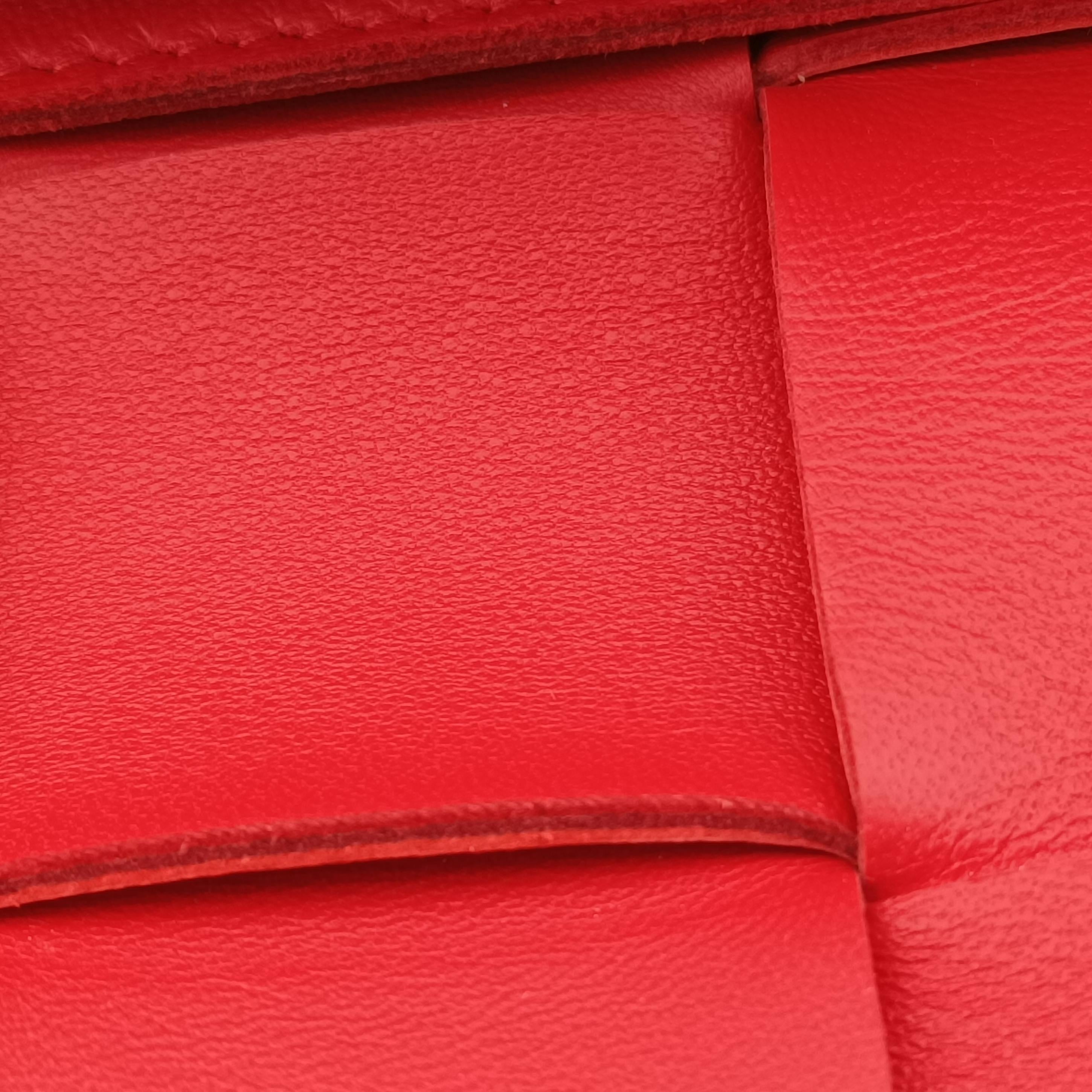 Pre-owned Bottega Veneta CASSETTE Red lambskin  bum bag/waist bag | stylenewstar
