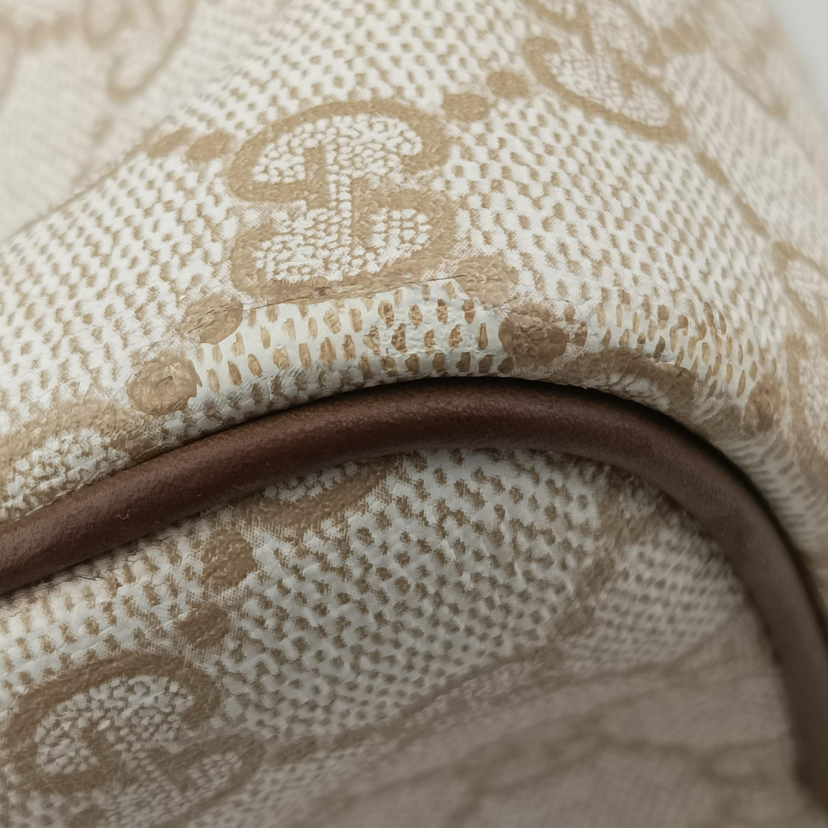 Pre-owned Gucci GG Supreme White×brown PVC coated canvas 322231 shoulderbag | stylenewstar
