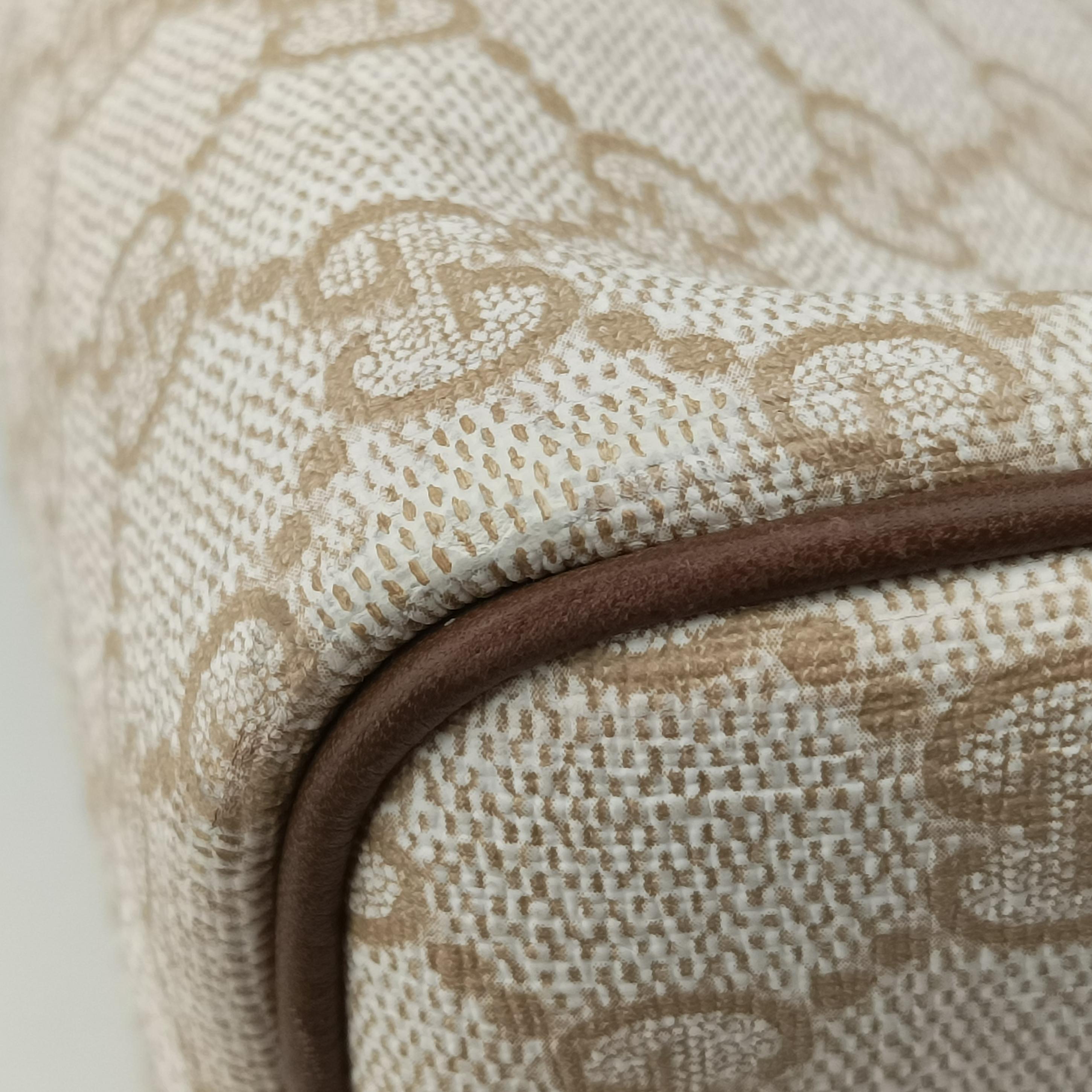 Pre-owned Gucci GG Supreme White×brown PVC coated canvas 322231 shoulderbag | stylenewstar