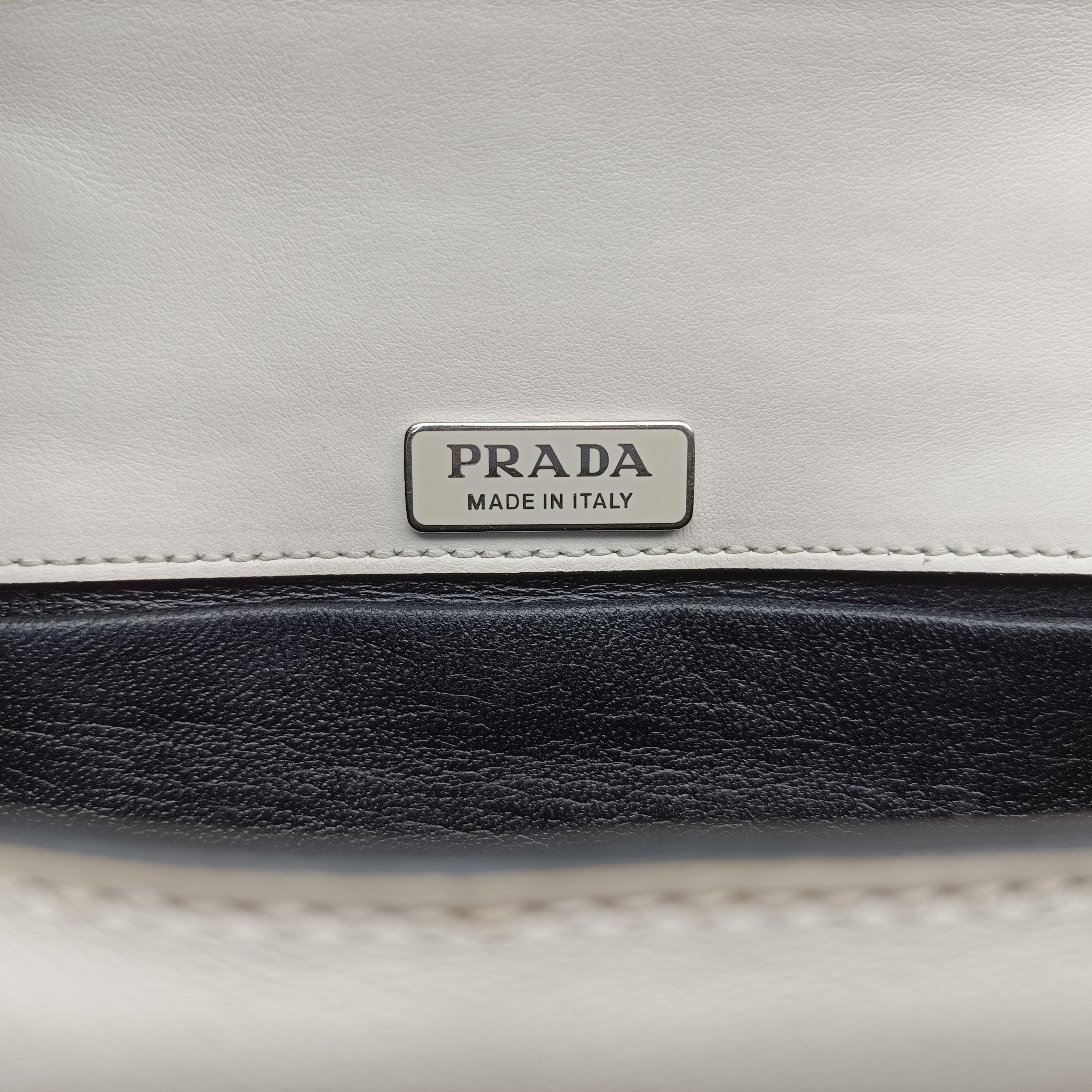 Pre-owned Prada Cahier Black×white Leather×SAFFIANO Leather 1BD045 shoulderbag | stylenewstar