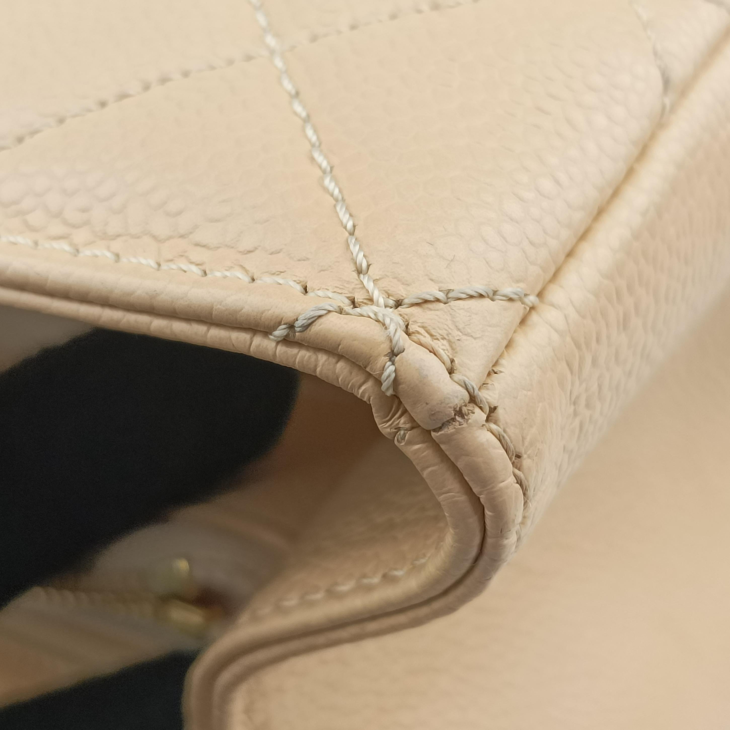 Pre-owned Chanel Matelasse Cocomark GST Beige caviar skin A50995 shoulderbag | stylenewstar