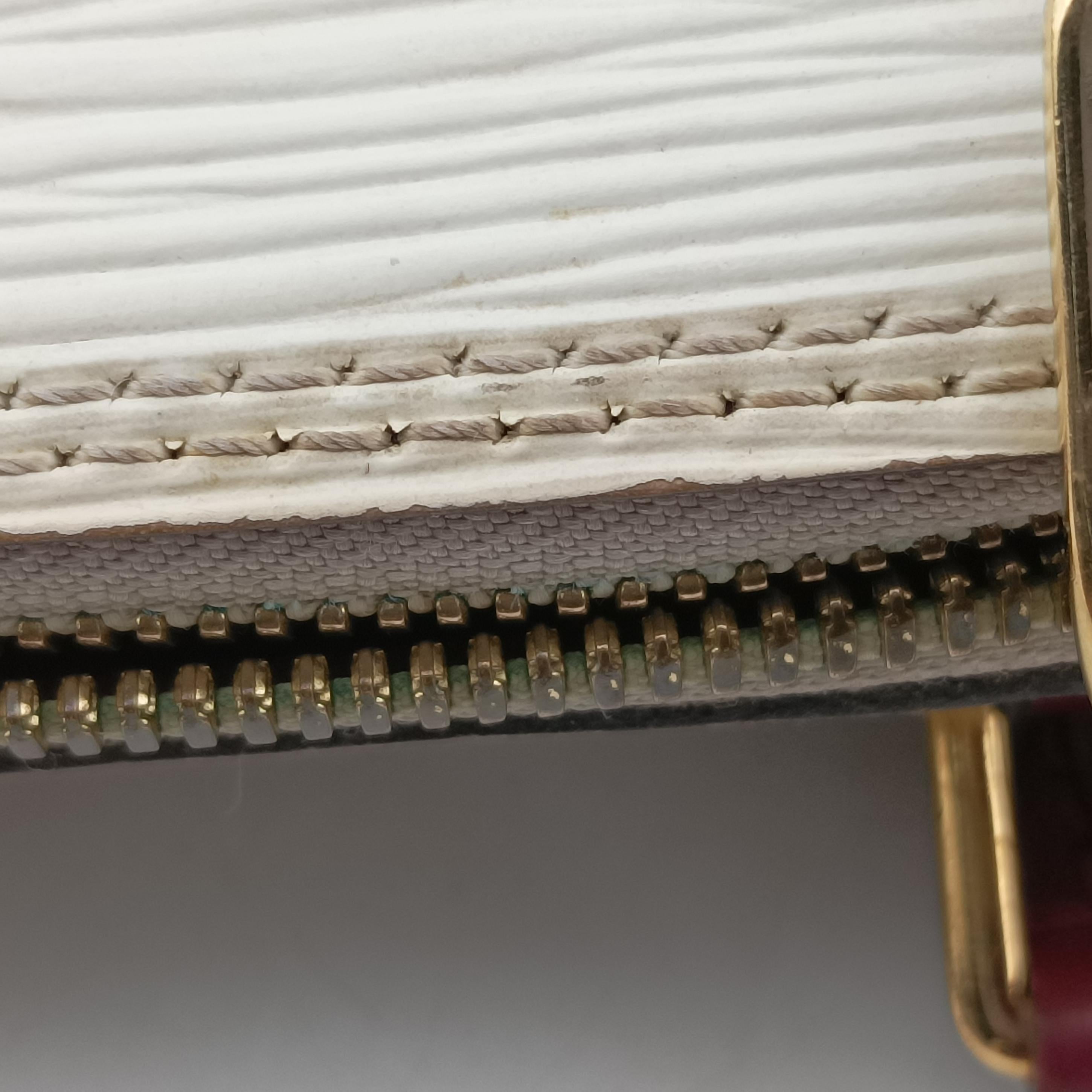 Pre-owned Louis Vuitton Alma BB White x Bordeaux Epi M53589 shoulderbag | stylenewstar