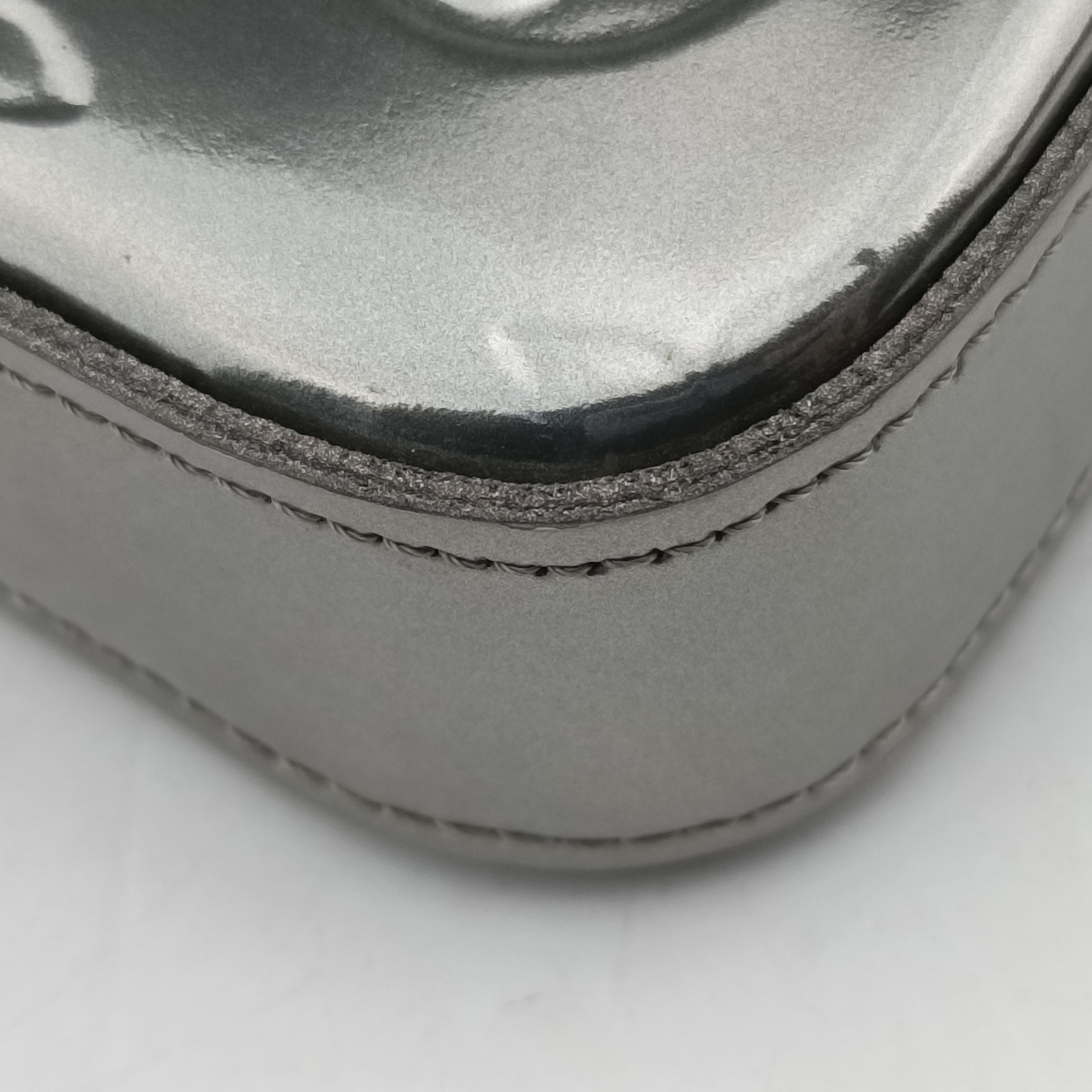 Pre-owned Louis Vuitton Pochette Felice Silver Vernis M68648 shoulderbag | stylenewstar
