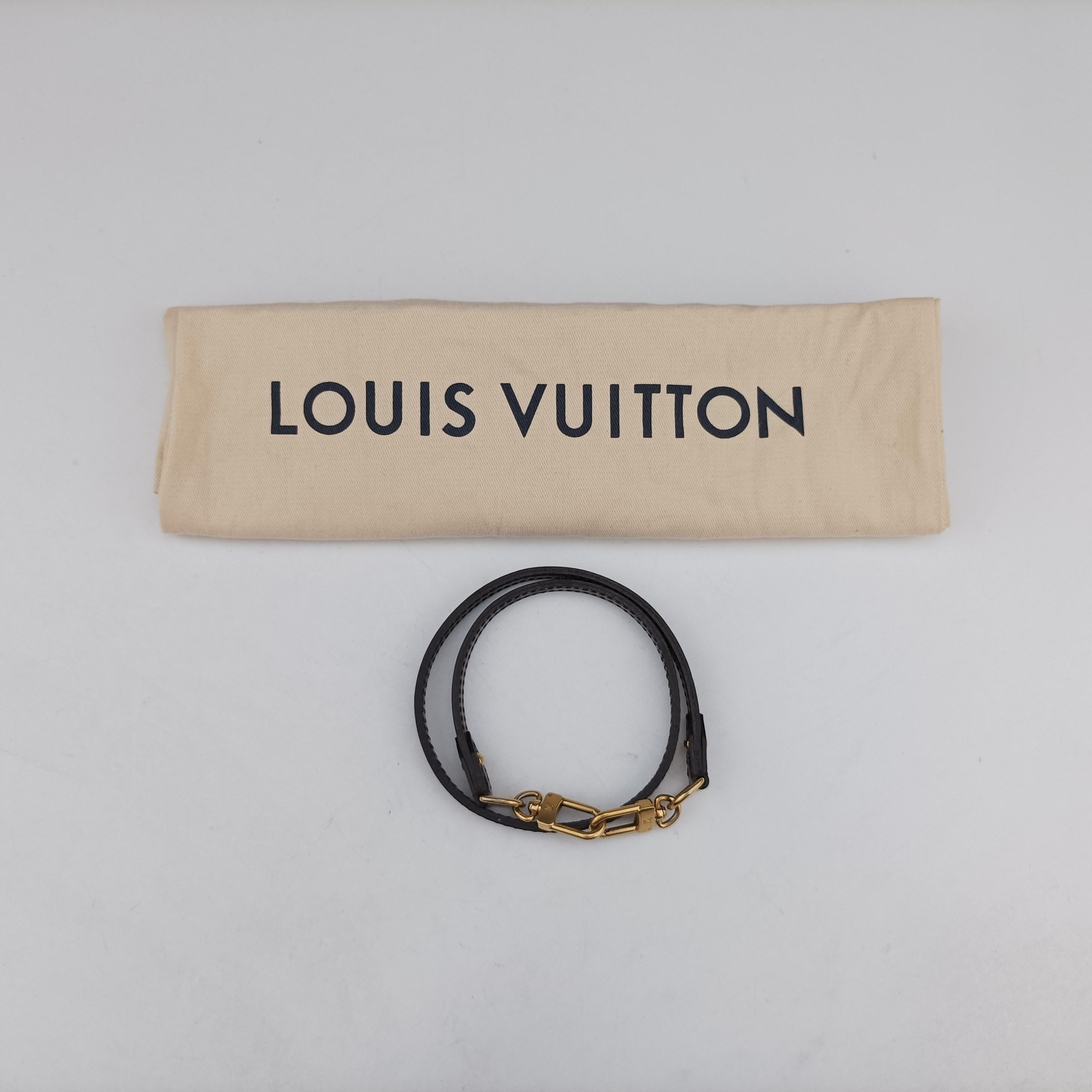 Vintage Louis Vuitton Clutch Ana Amarante Vernis M91549 shoulderbag | stylenewstar