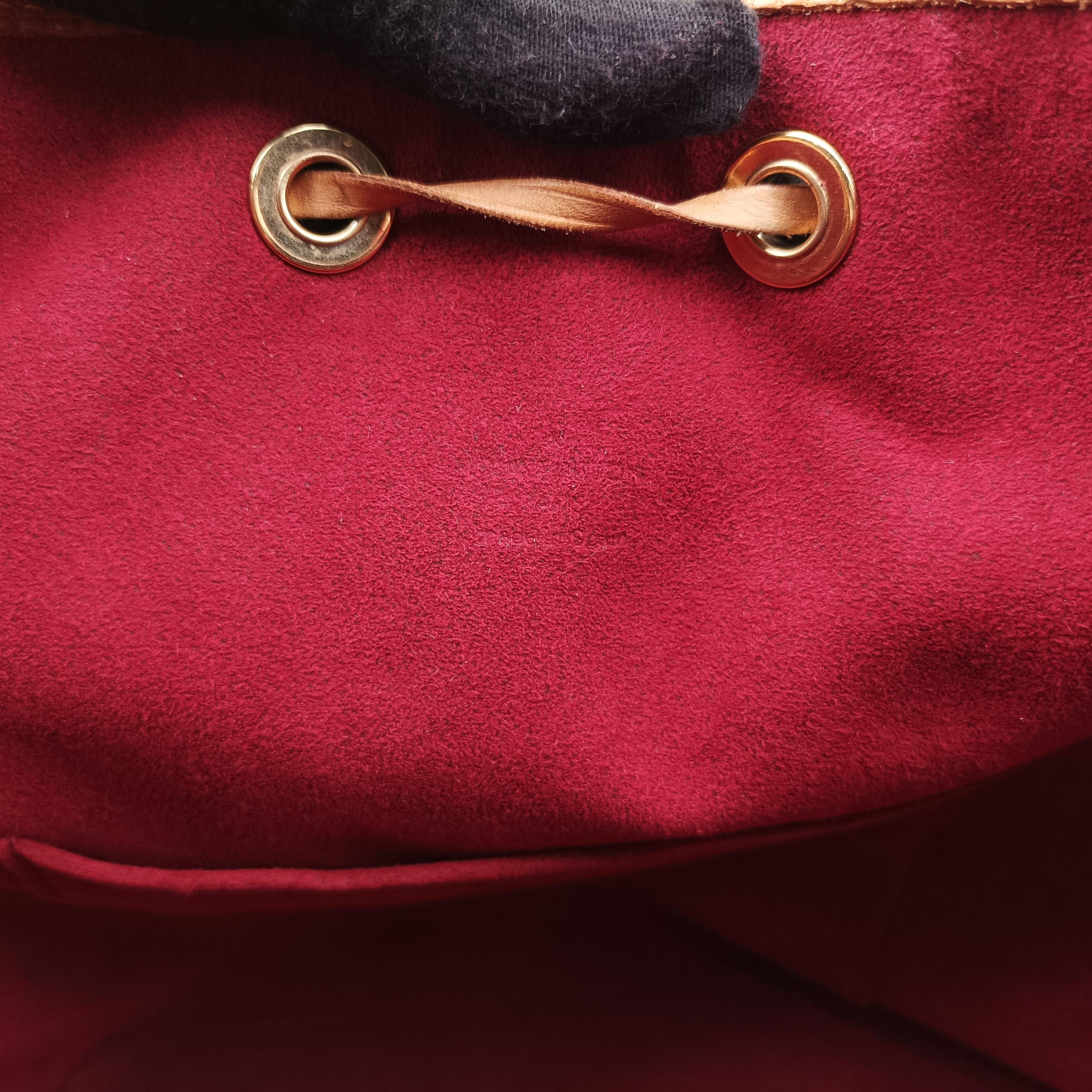 Secondhand Louis Vuitton Petit Noe white Monogram Multicolor M42229 shoulderbag | stylenewstar