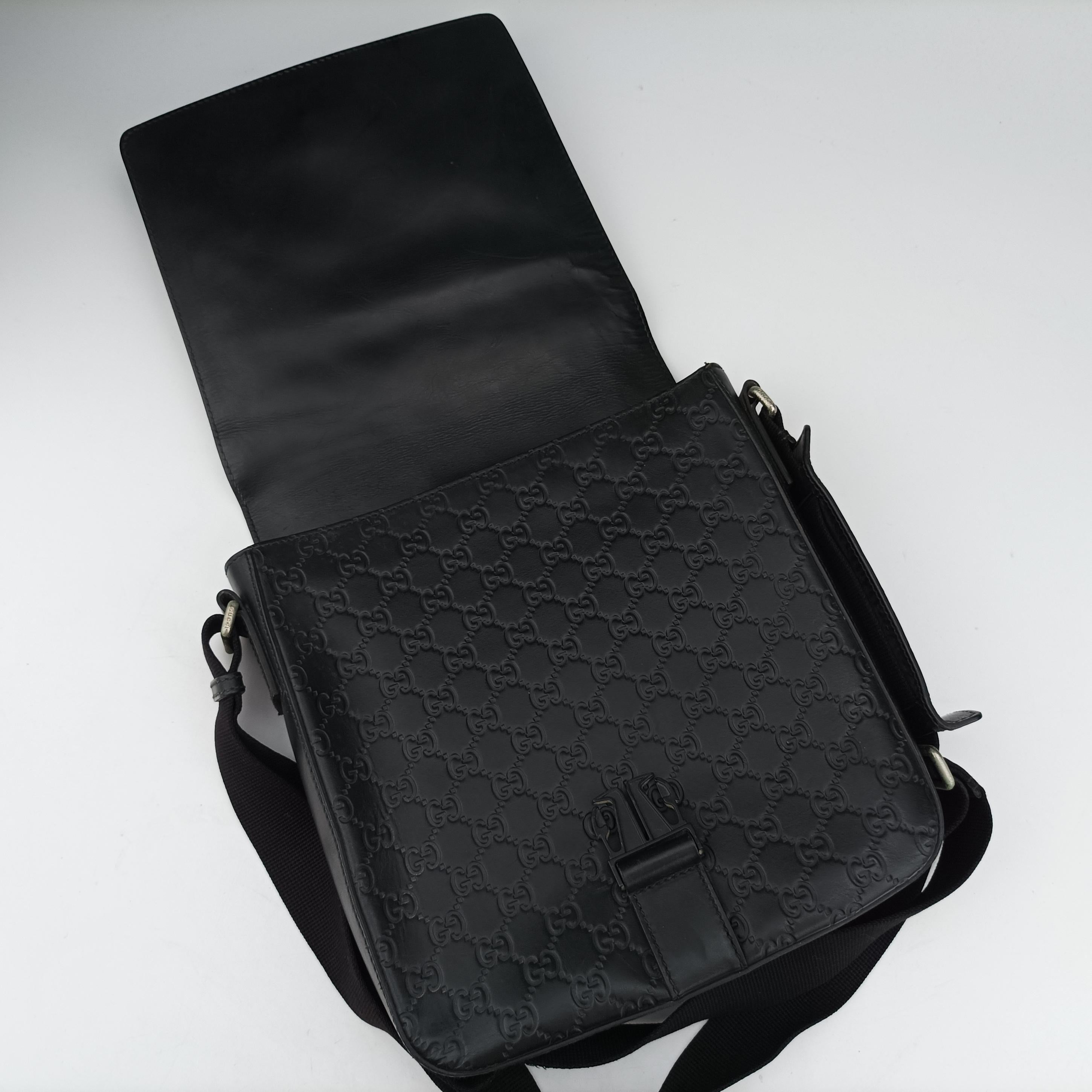 Pre-owned Gucci GG Plus GG Supreme Black Leather 406368 shoulderbag | stylenewstar