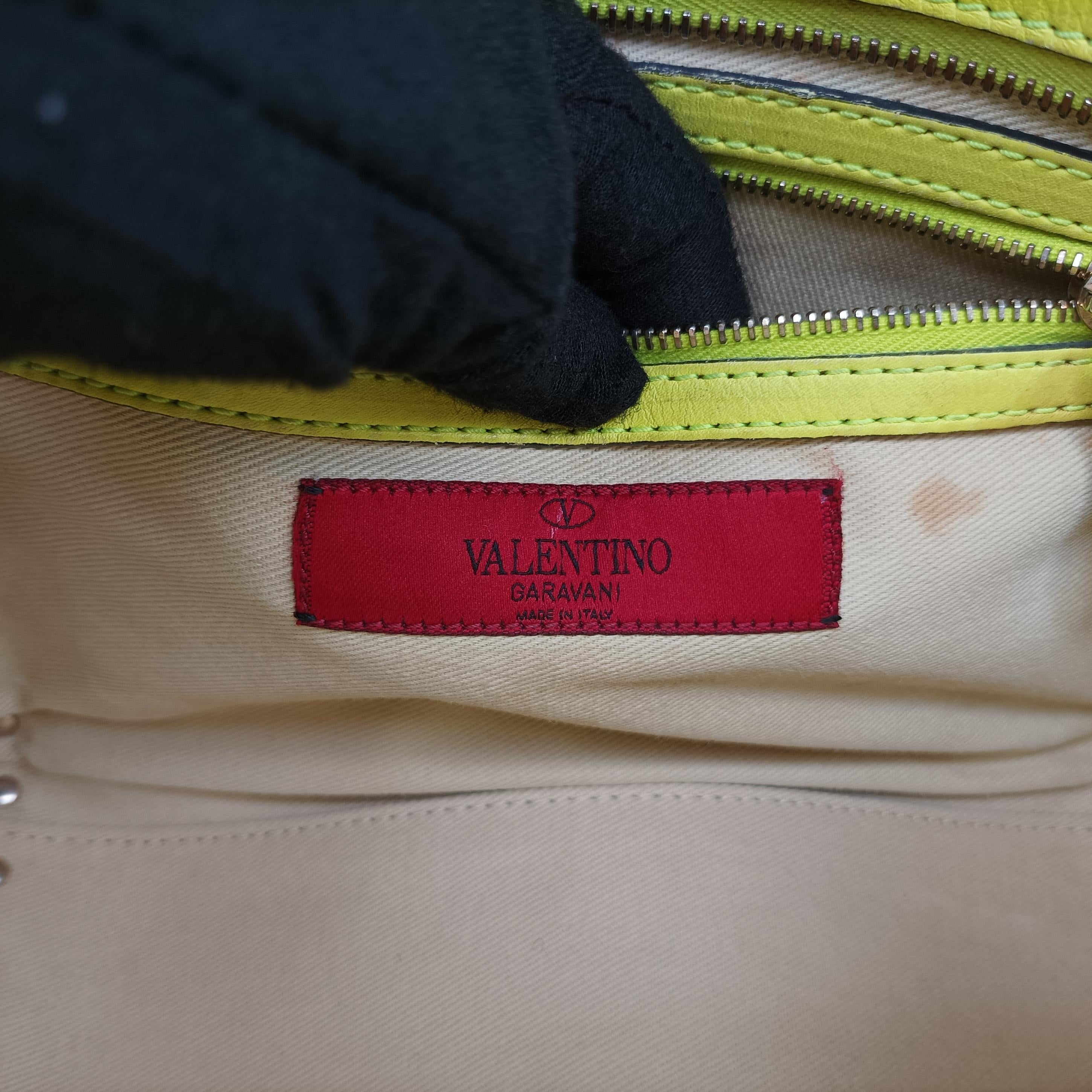 Pre-owned Valentino Rockstud Yellow Leather  shoulderbag | stylenewstar