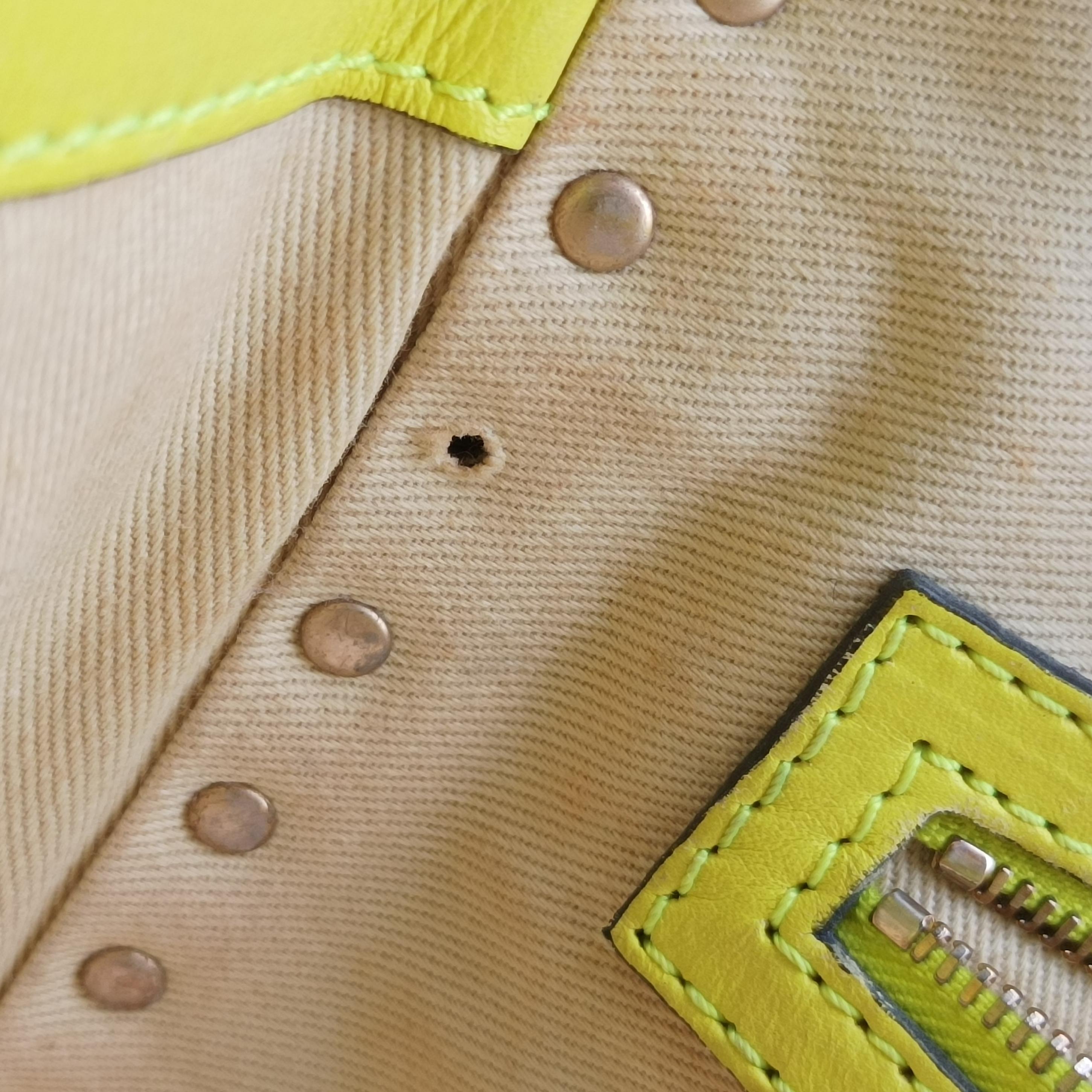 Pre-owned Valentino Rockstud Yellow Leather  shoulderbag | stylenewstar